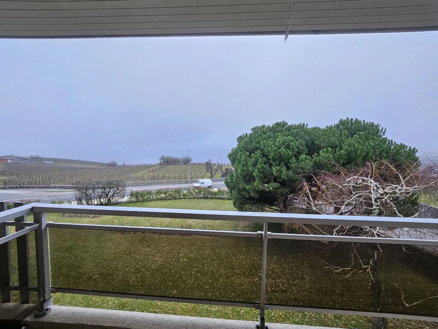 Appartement Rénové avec Vue Lac - Photo 10 sur 11