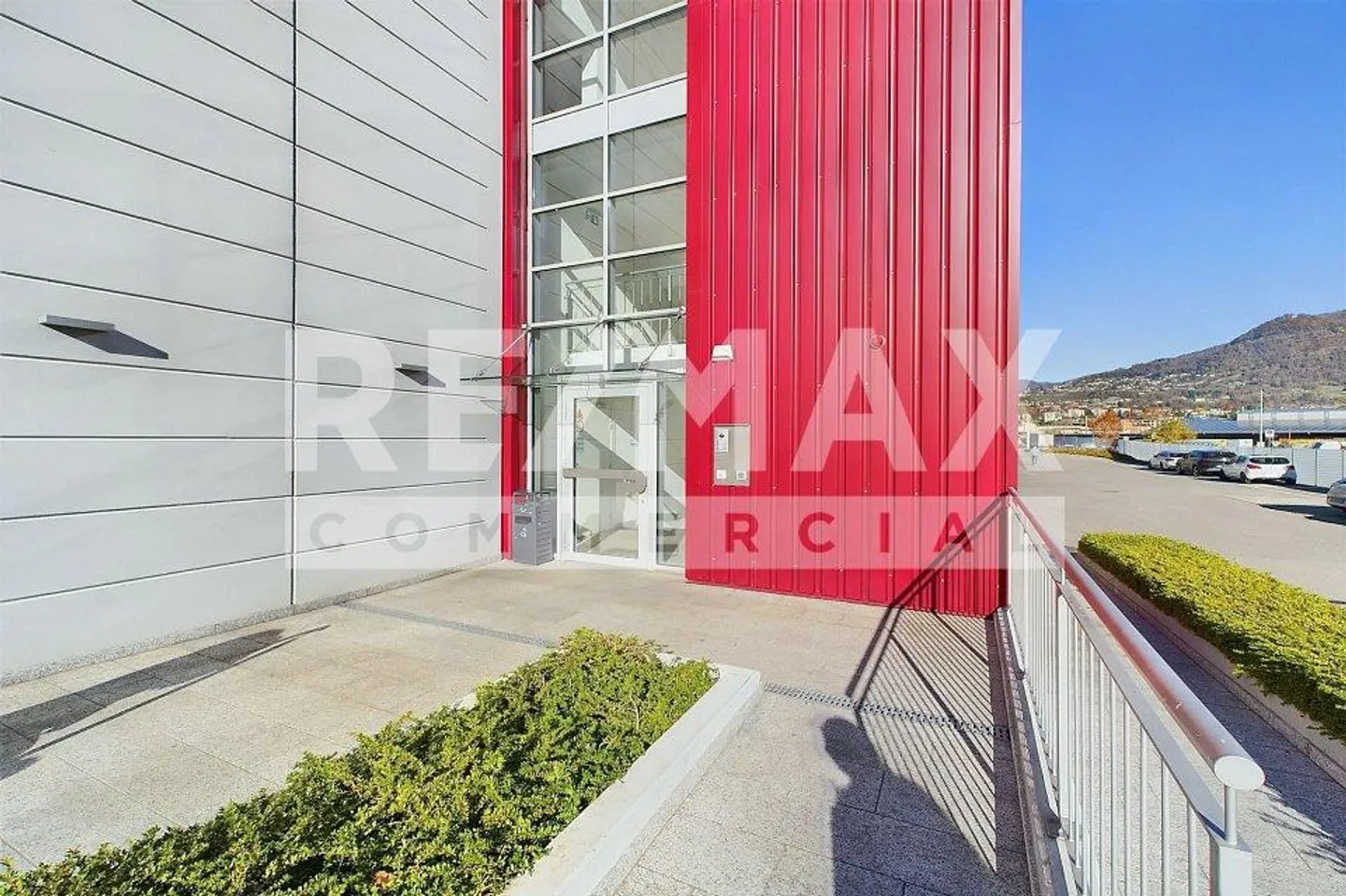 Spazio commerciale modulabile a Balerna - Foto 1 di 13