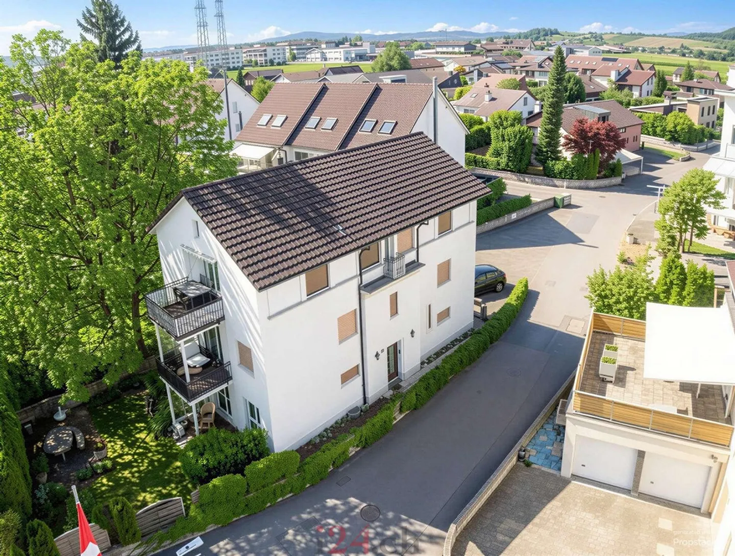 Mehrfamilienhaus mit drei Wohneinheiten im Familienfreundlichem Qua... - Foto 2 von 22