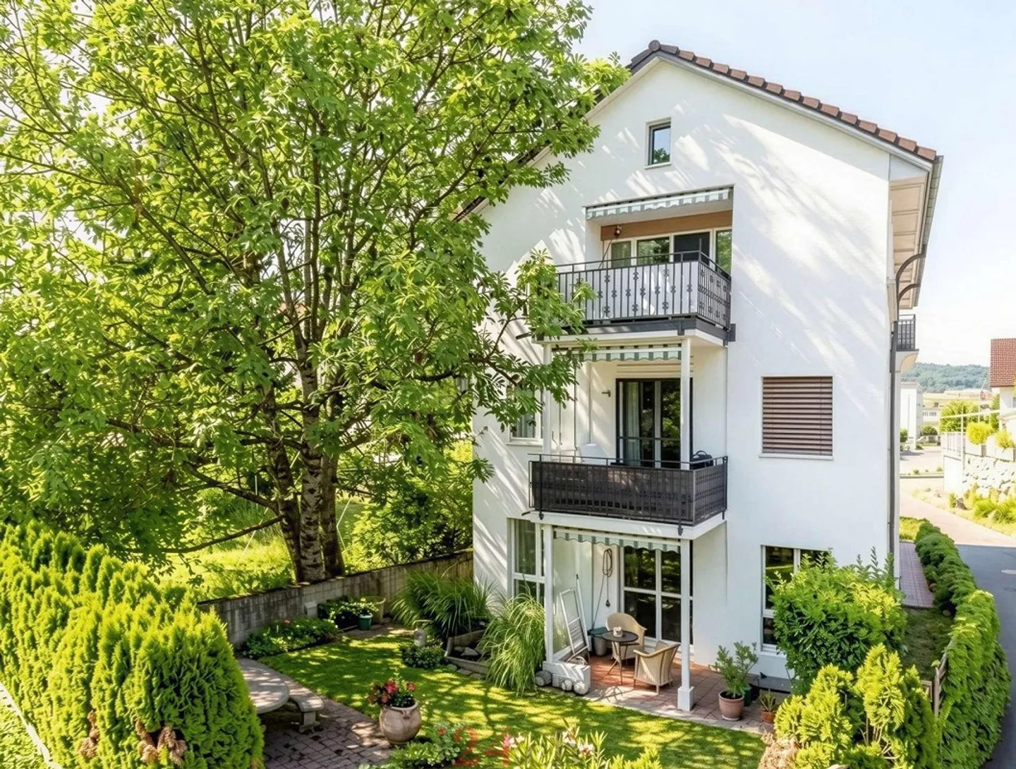Mehrfamilienhaus mit drei Wohneinheiten im Familienfreundlichem Qua... - Foto 3 von 22