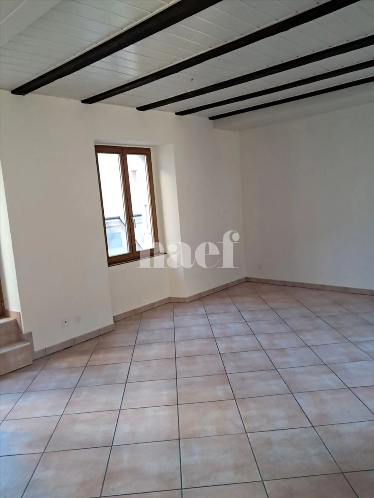 RARE ! Duplex de 2 pièces dans immeuble de charme sur la Place du Marché - Photo 5 sur 12