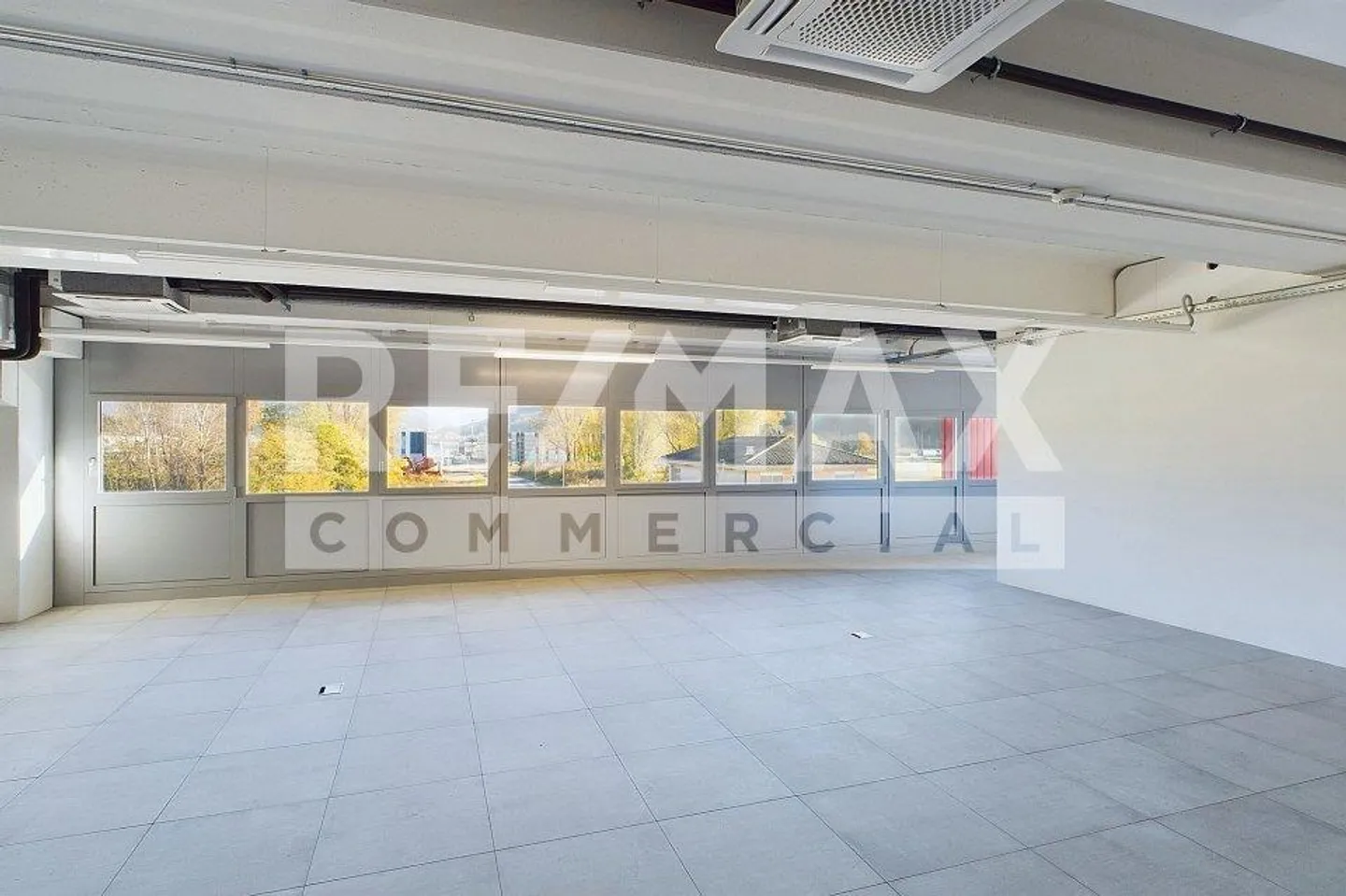 Spazio commerciale modulabile a Balerna - Foto 3 di 13