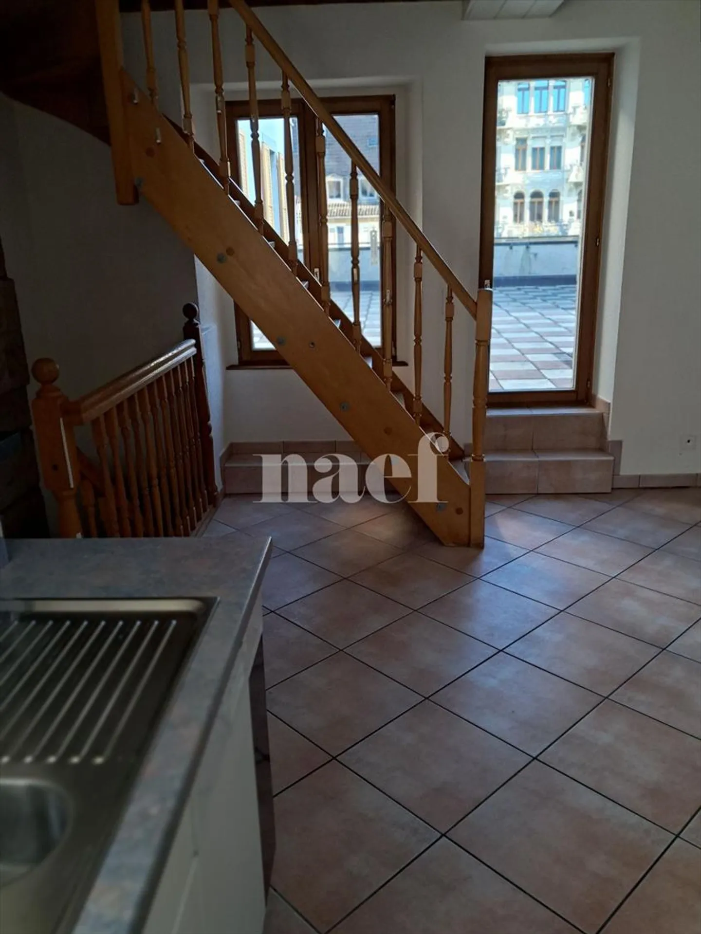 RARE ! Duplex de 2 pièces dans immeuble de charme sur la Place du Marché - Photo 7 sur 12