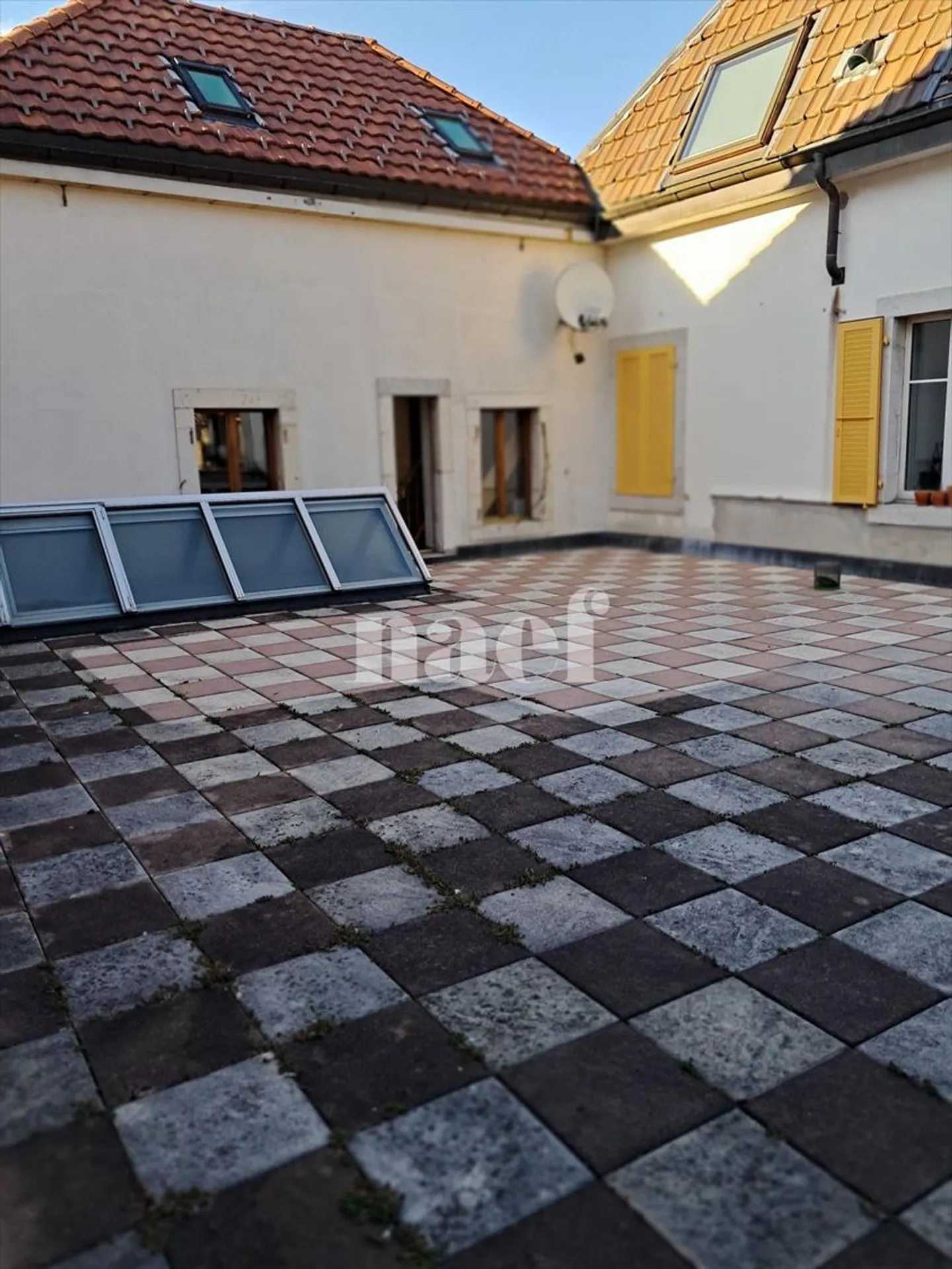 RARE ! Duplex de 2 pièces dans immeuble de charme sur la Place du Marché - Photo 12 sur 12