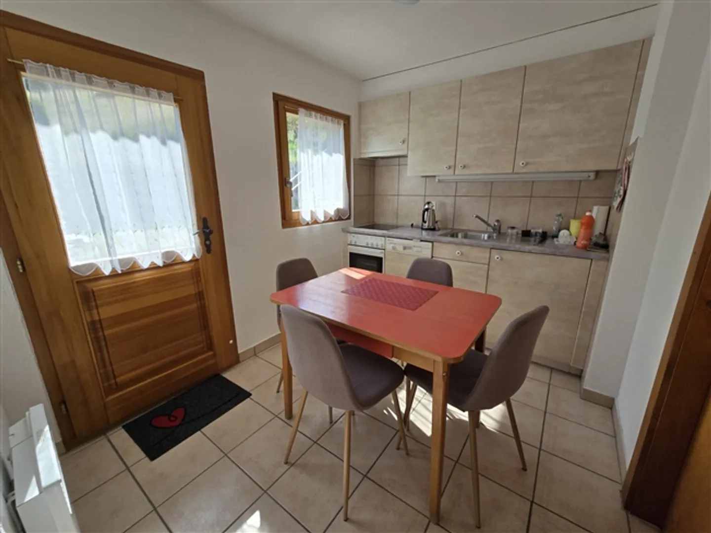 Maison jumelée avec 3,5 pièces / Jardin, places de parking et Carnotzet - Photo 7 sur 7