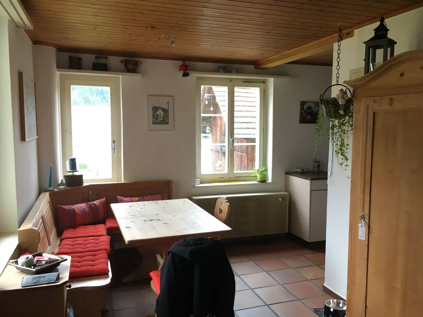 3.5-Room Apartment with Breathtaking View in Cazis - Photo 5 of 15