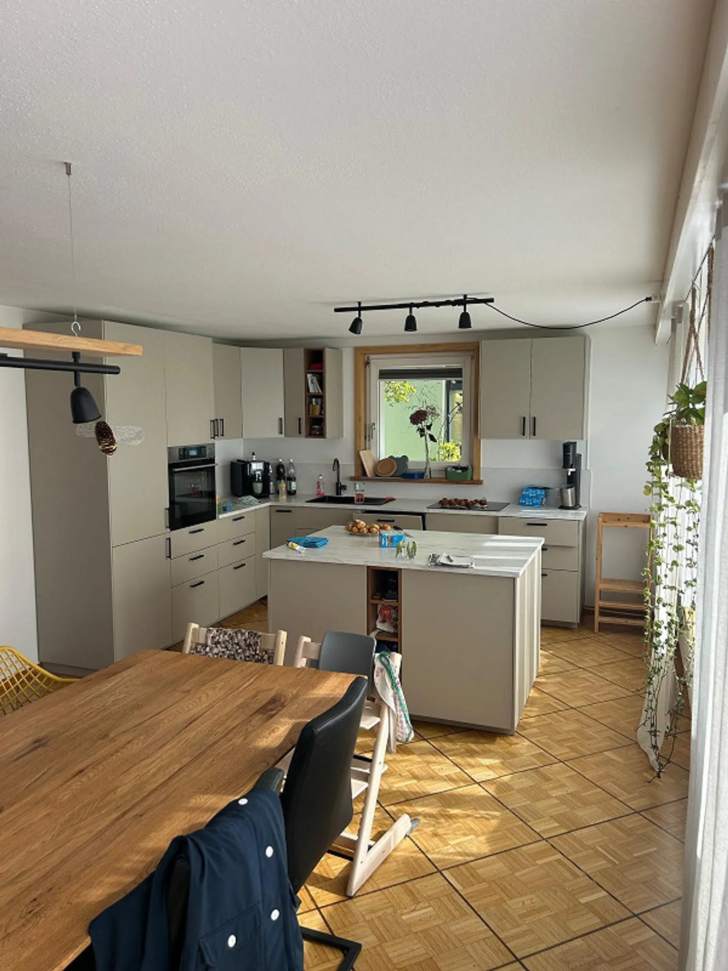 5½ -Zimmer-Einfamilienhaus mit grossem Garten - Foto 4 von 15