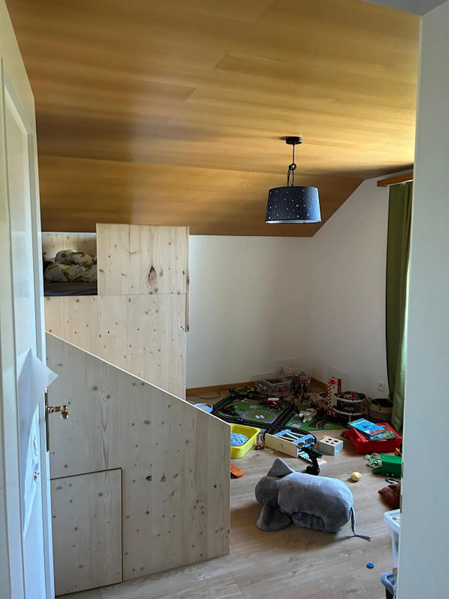 5½ -Zimmer-Einfamilienhaus mit grossem Garten - Foto 10 von 15