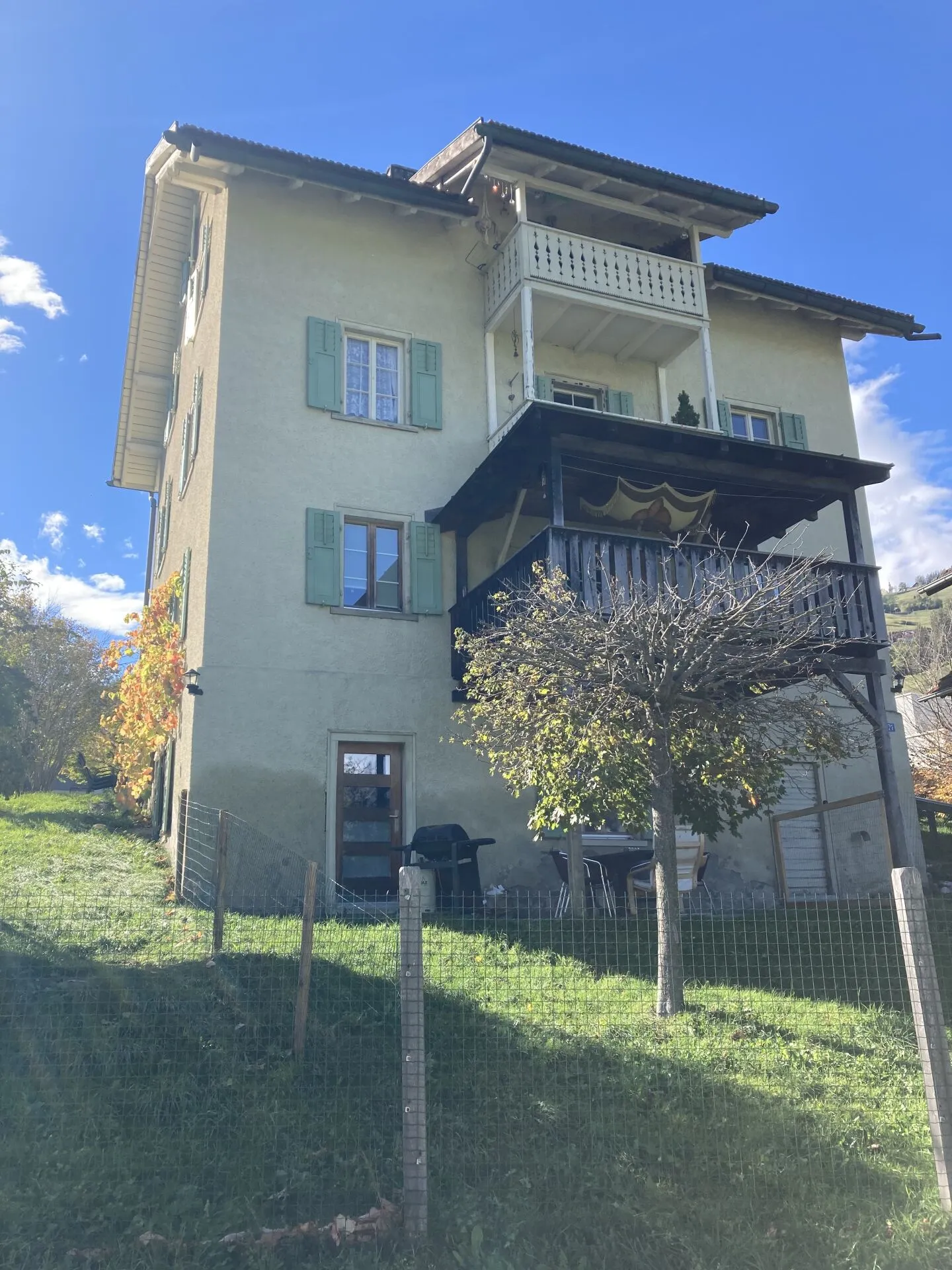 3.5-Room Apartment with Breathtaking View in Cazis - Photo 11 of 15