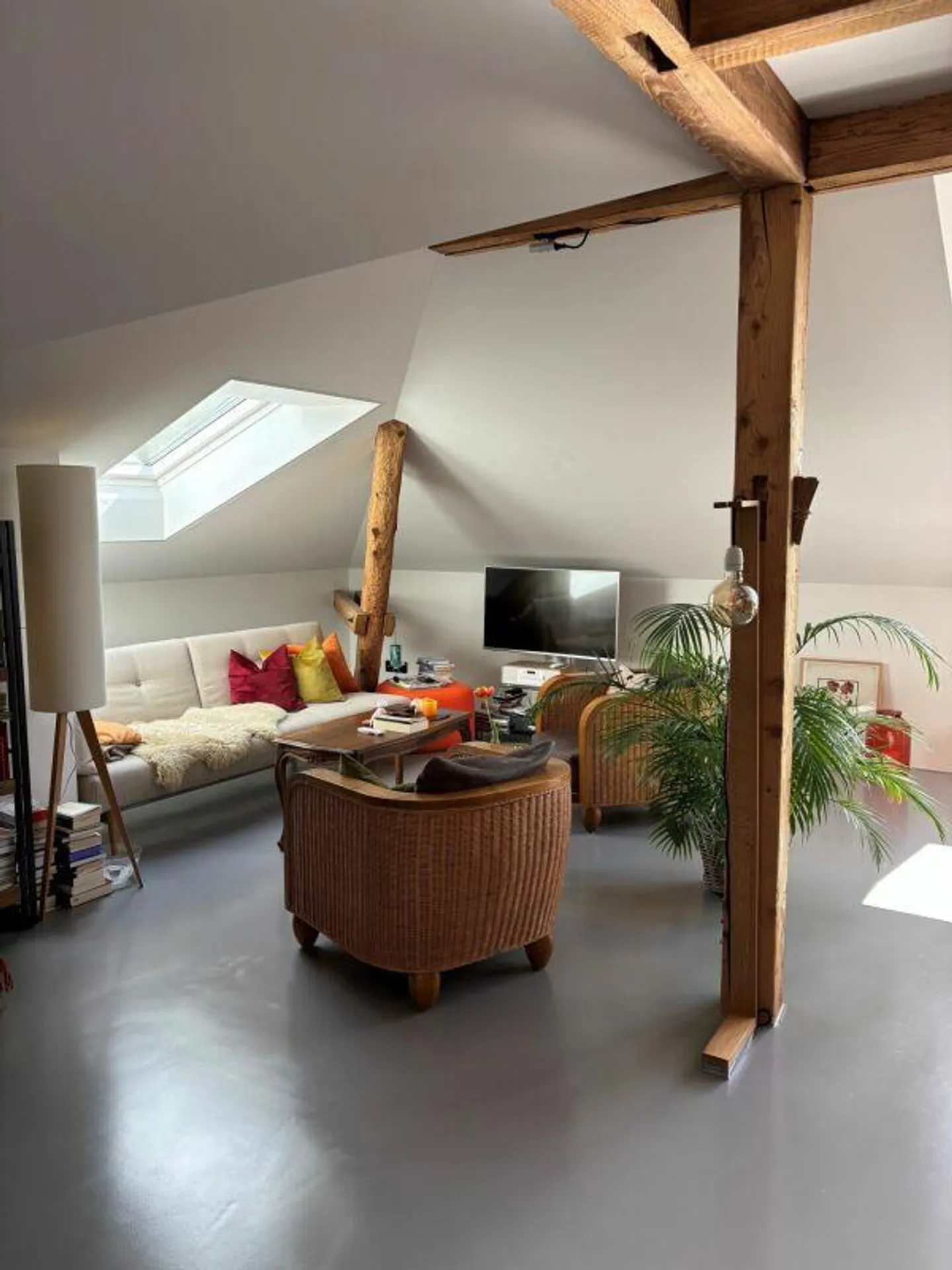 Exclusive Penthouse in a Desirable Location in the City of Baden - Photo 2 of 8