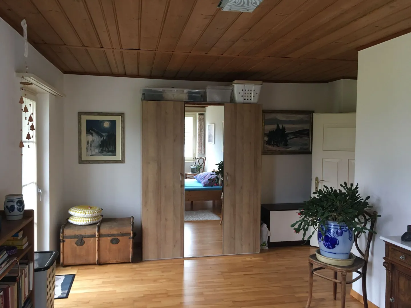 3.5-Room Apartment with Breathtaking View in Cazis - Photo 8 of 15