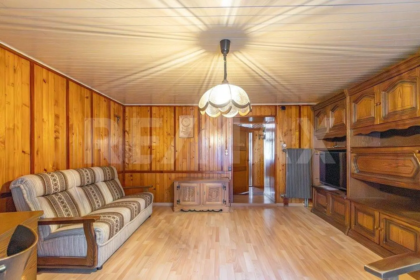 Restaurant / Guesthouse / Landlord Apartment - Photo 11 of 13