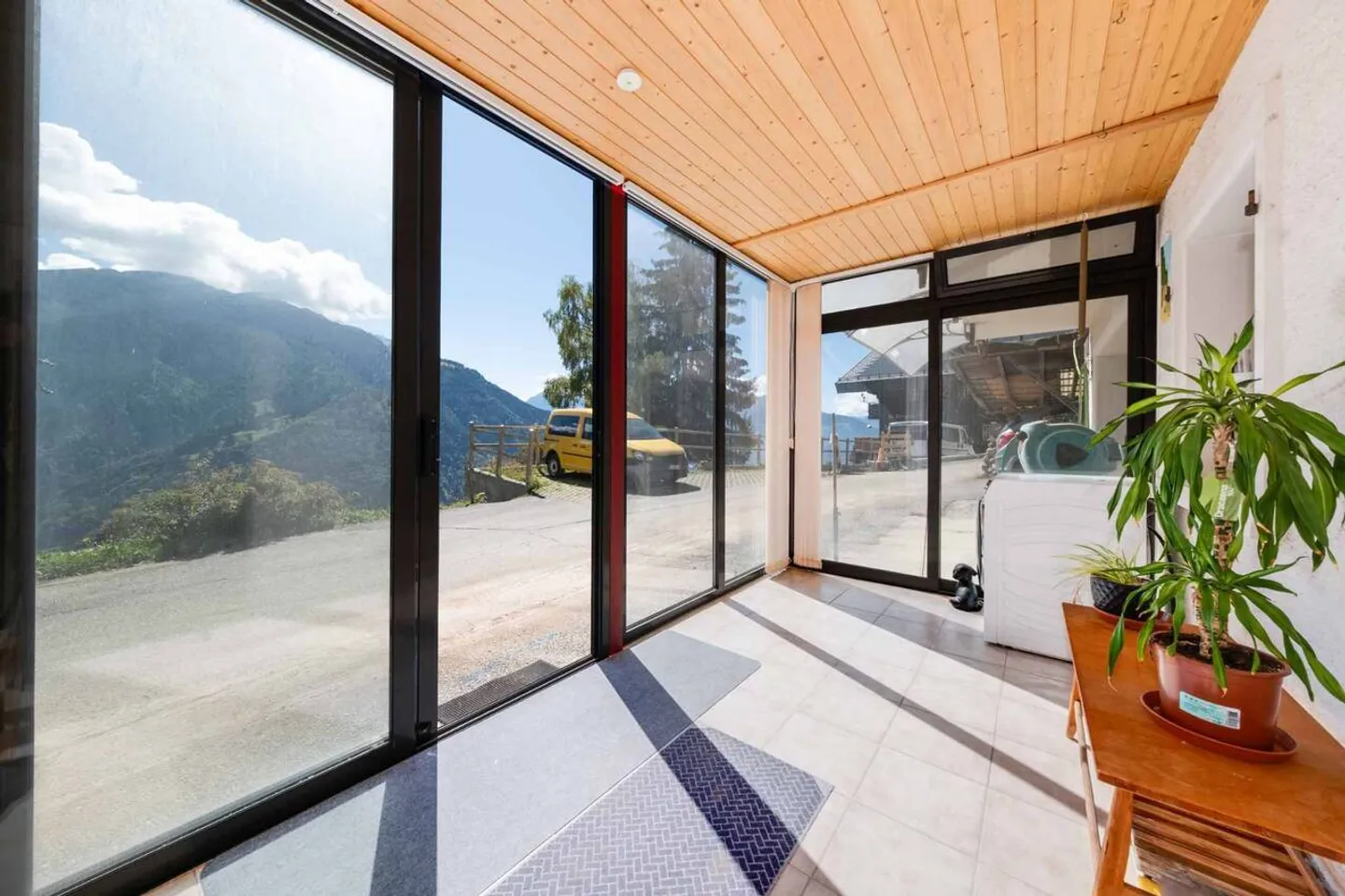 Casa con 2 appartamenti e vista mozzafiato - Foto 10 di 13