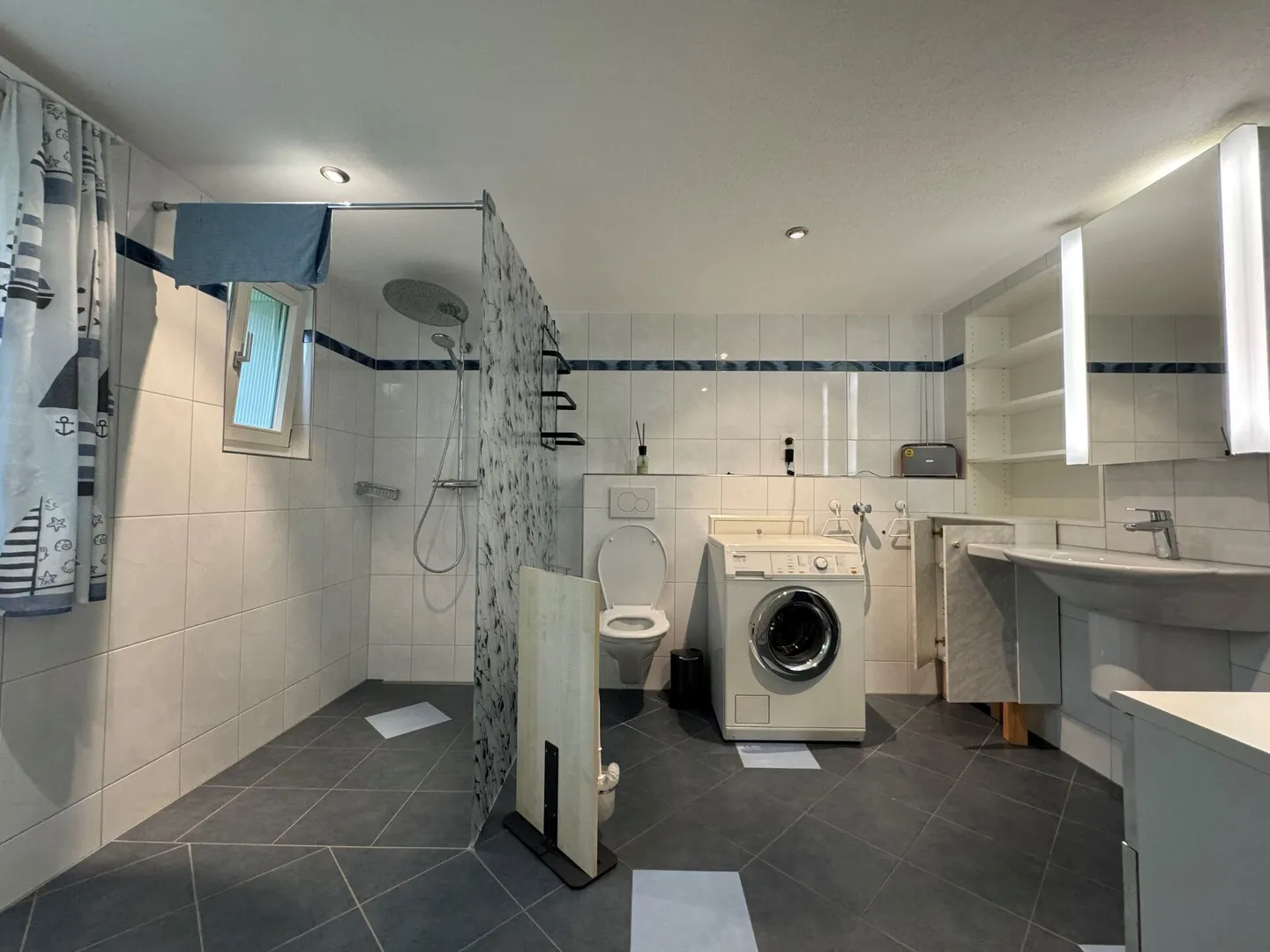 Charming multi-generational house with 3 apartments and a workshop! - Photo 6 of 7