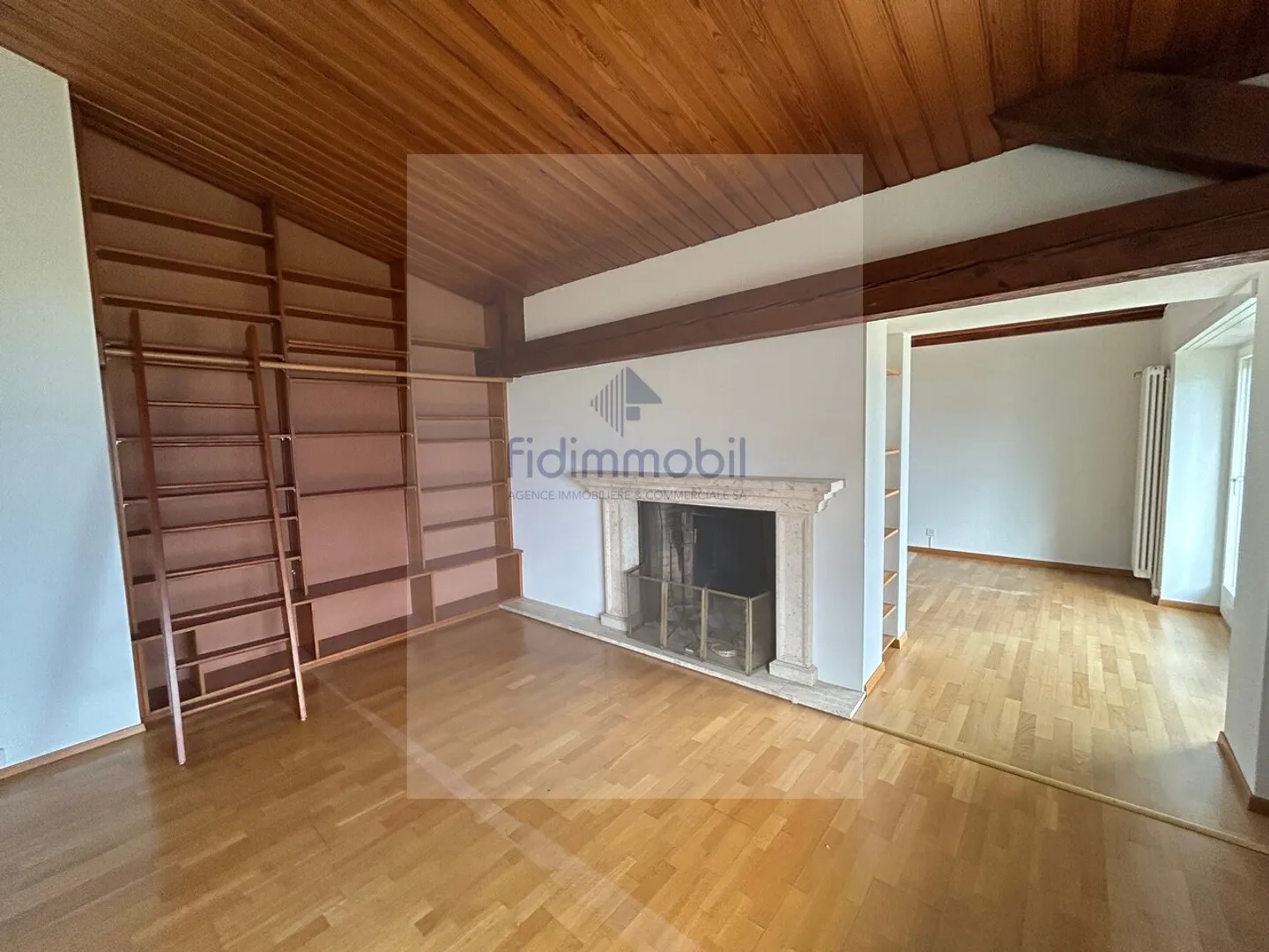 MAGNIFICENT WINE ESTATE HOUSE IN A QUIET LOCATION - Photo 4 of 13