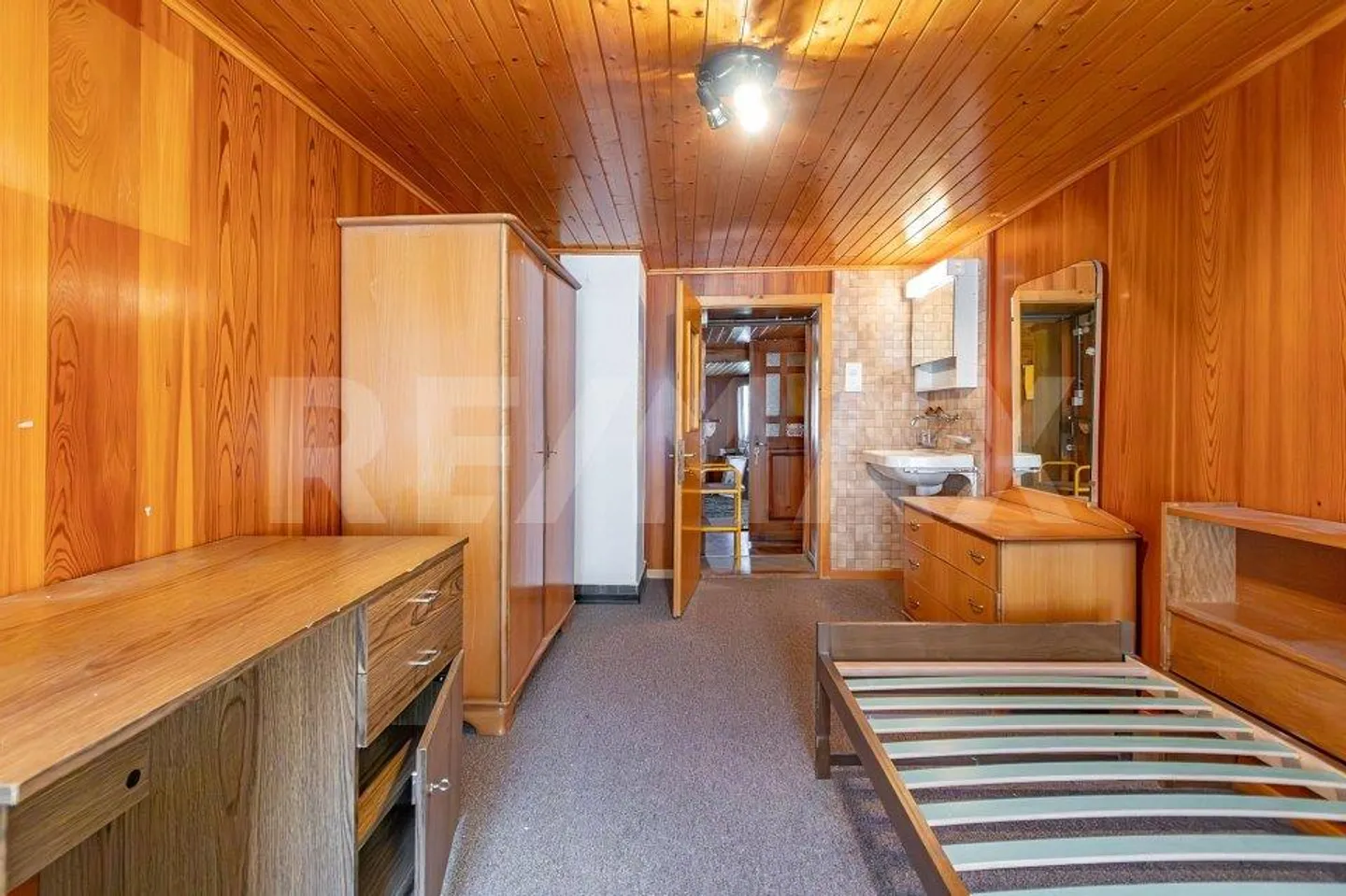 Restaurant / Guesthouse / Landlord Apartment - Photo 13 of 13
