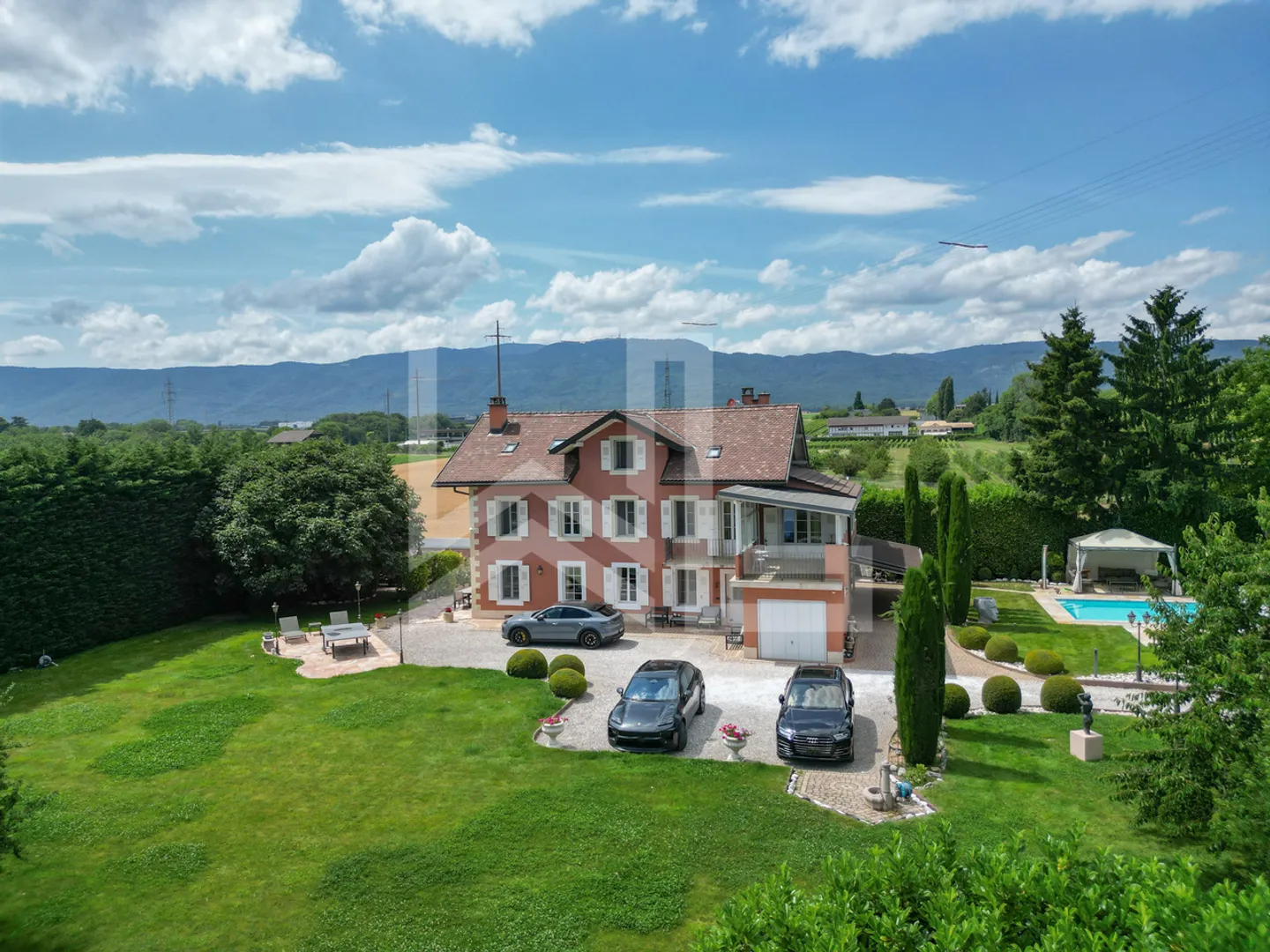 Wunderschöne Charakterbastide in den Höhenlagen von Nyon - Foto 1 von 17