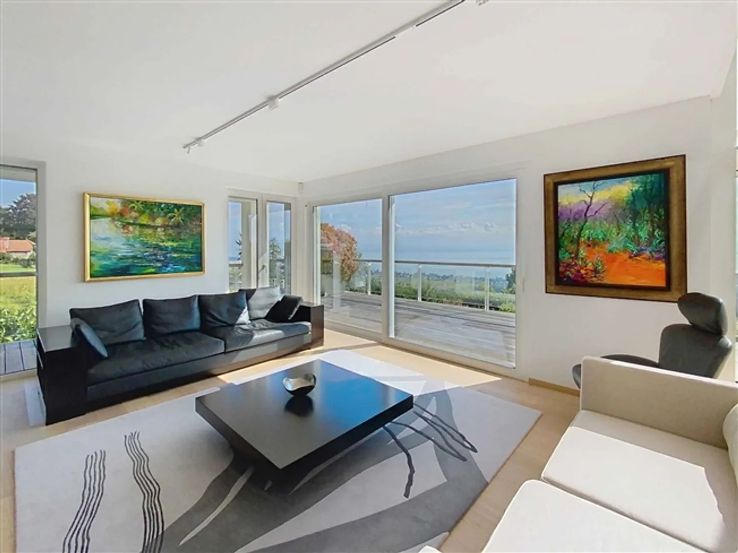 Extraordinary property with panoramic views of the lake and Mont Blanc - Photo 6 of 11