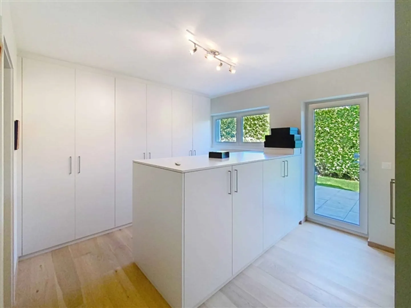 Extraordinary property with panoramic views of the lake and Mont Blanc - Photo 11 of 11