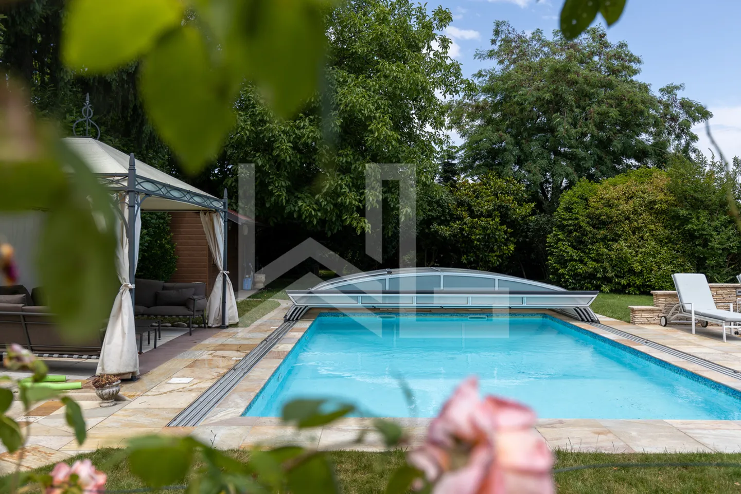 Wunderschöne Charakterbastide in den Höhenlagen von Nyon - Foto 3 von 17