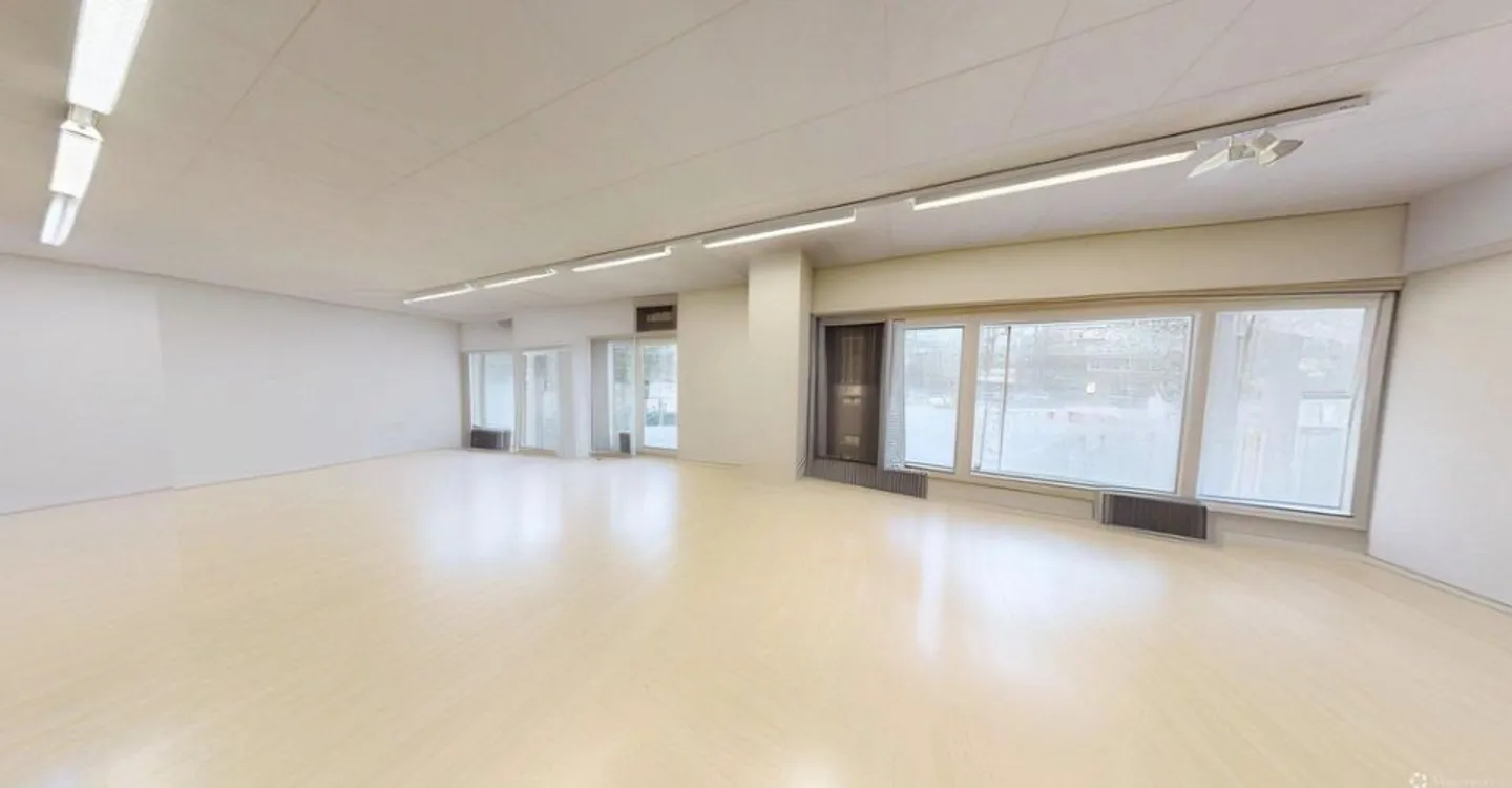 Spazio Commerciale a Écublens - Foto 2 di 8