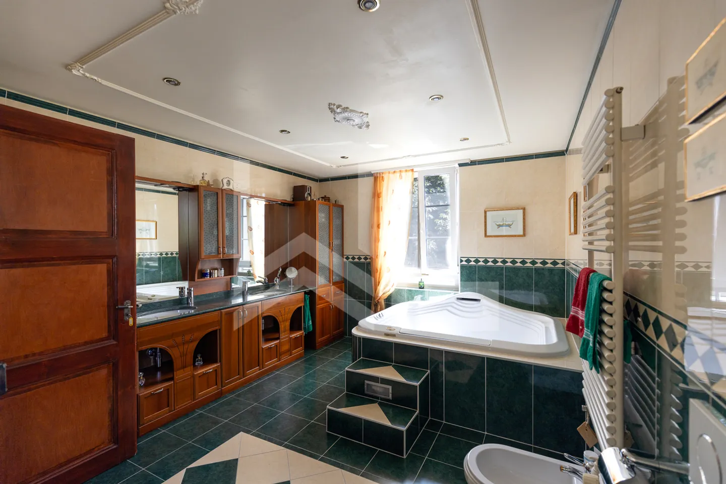 Wunderschöne Charakterbastide in den Höhenlagen von Nyon - Foto 11 von 17