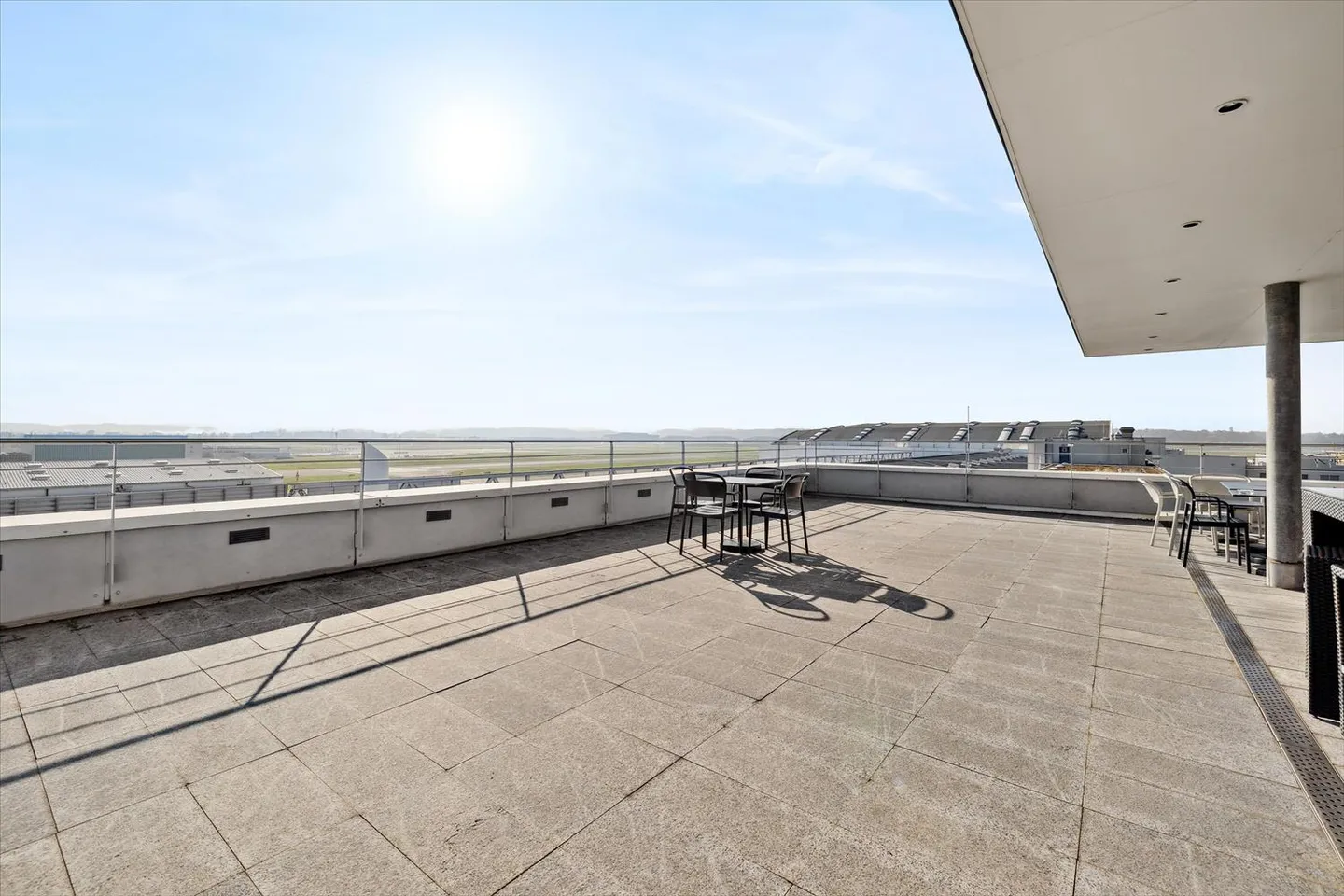 Nouveau site directement à l'aéroport de Bâle - Photo 11 sur 12