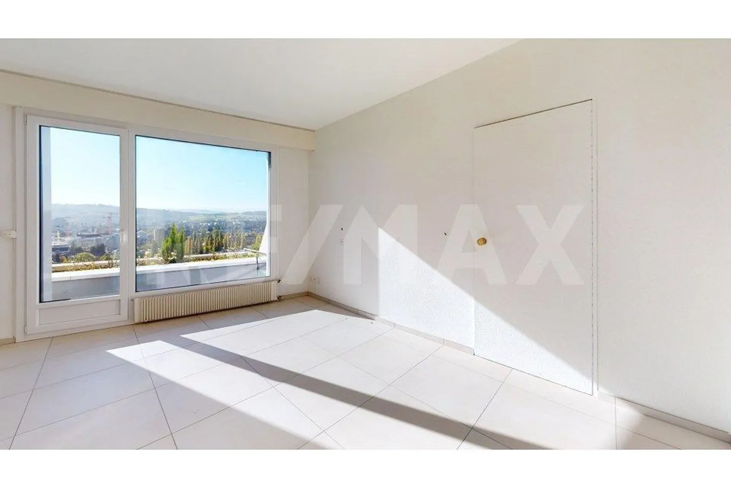 Appartement mansardé unique de 5,5 pièces au-dessus des toits de Bienne - Photo 8 sur 13