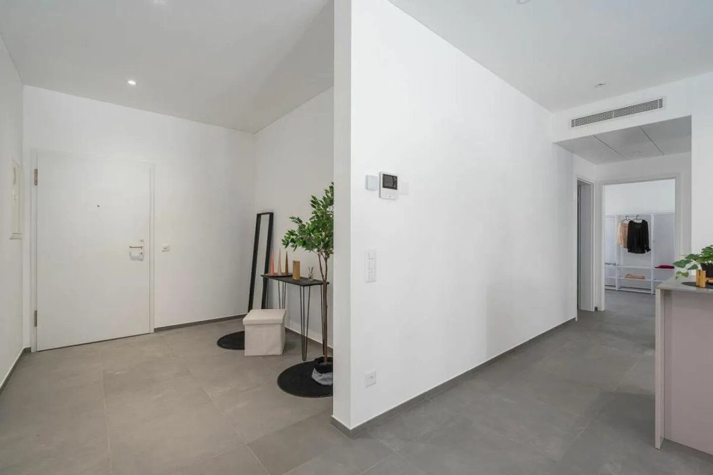 PREGASSONA · APPARTEMENT ÉLÉGANT DE 4½ PIÈCES AVEC TERRASSE COUVERTE ET FINITIONS DE HAUTE QUALITÉ - Photo 7 sur 12