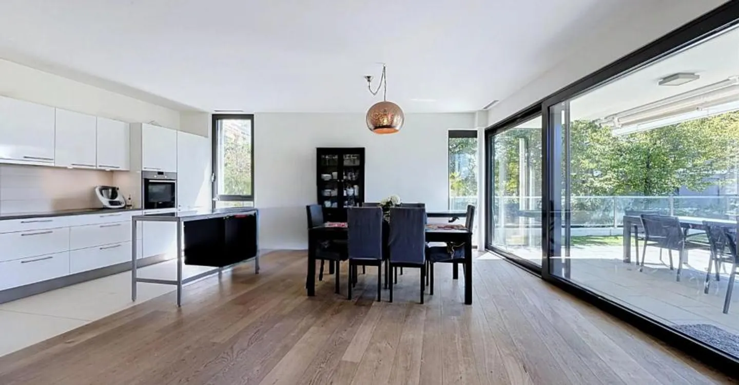 Condo for sale in Pully, Switzerland - Photo 2 of 9