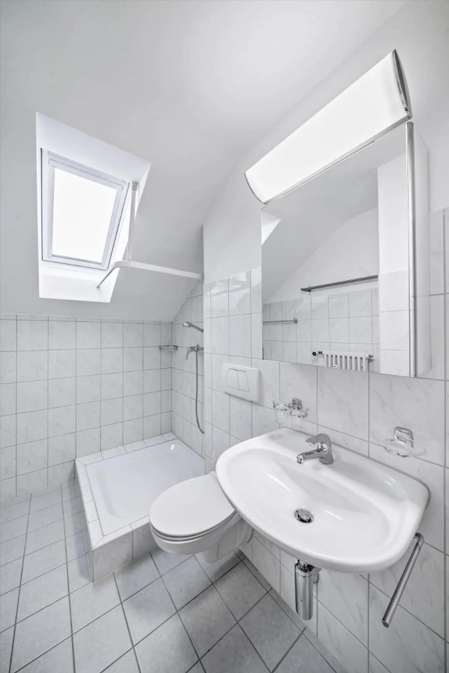 Appartamento duplex luminoso di 5 stanze - Foto 5 di 10