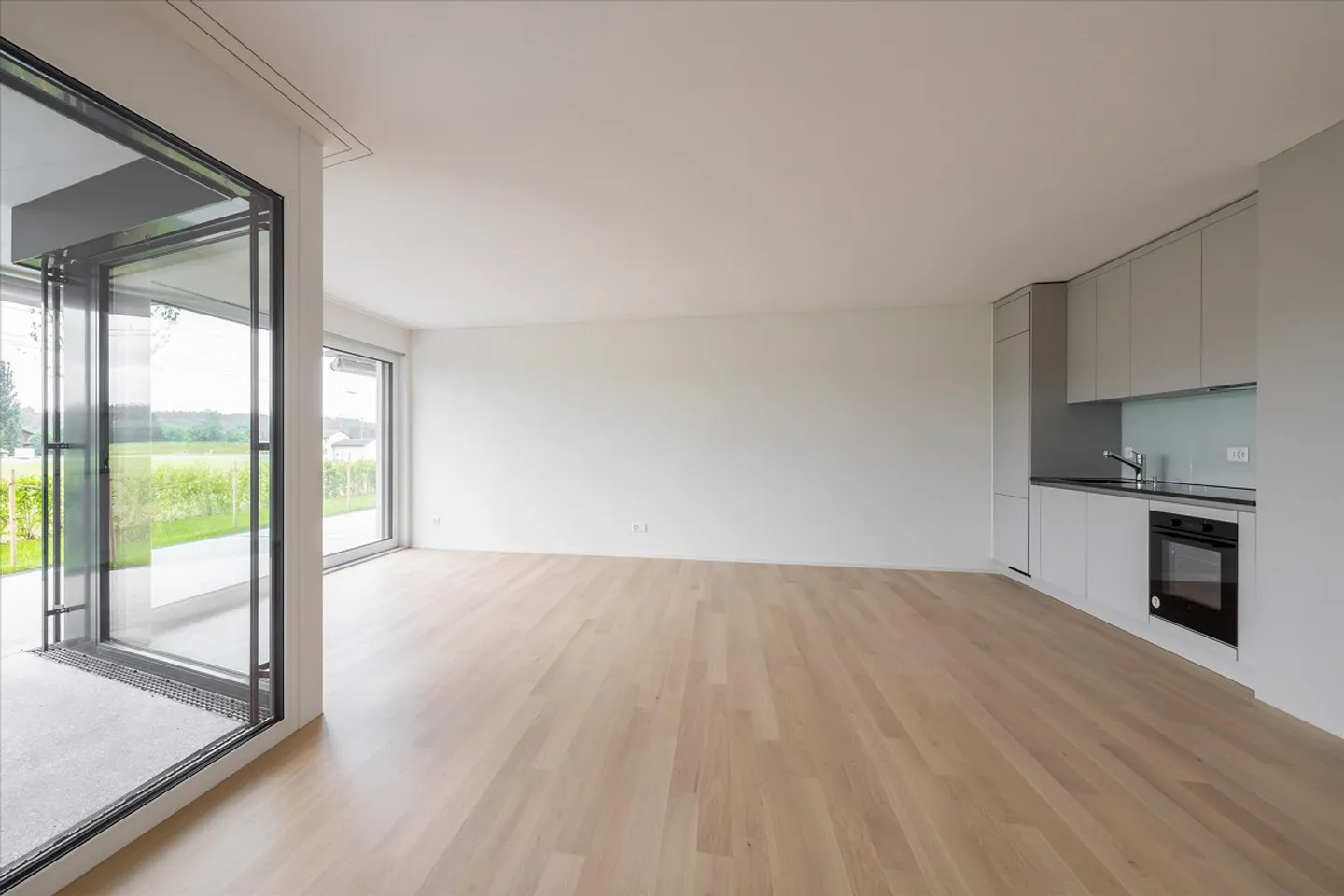 Modern apartment near the train station - Photo 4 of 7