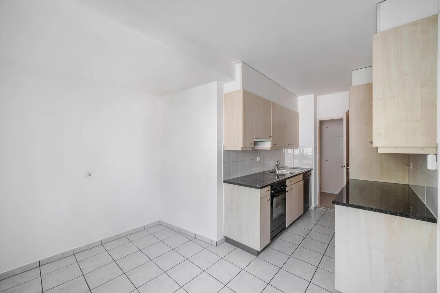 Appartamento duplex luminoso di 5 stanze - Foto 3 di 10