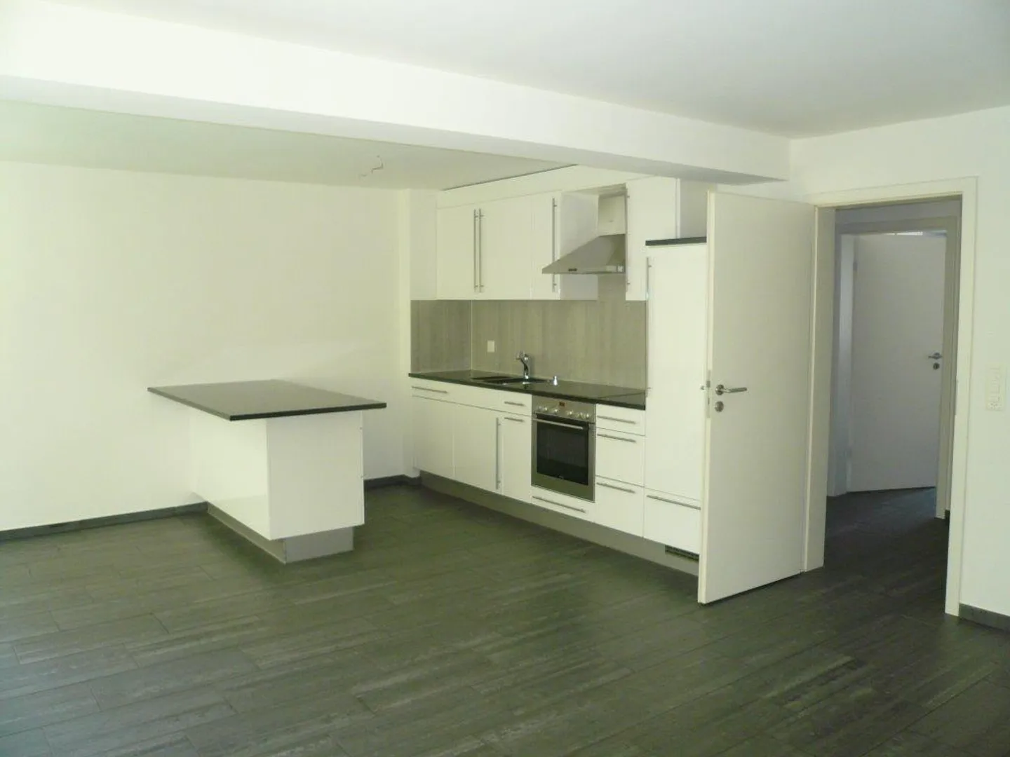 4.5 Room Apartment - Photo 1 of 10