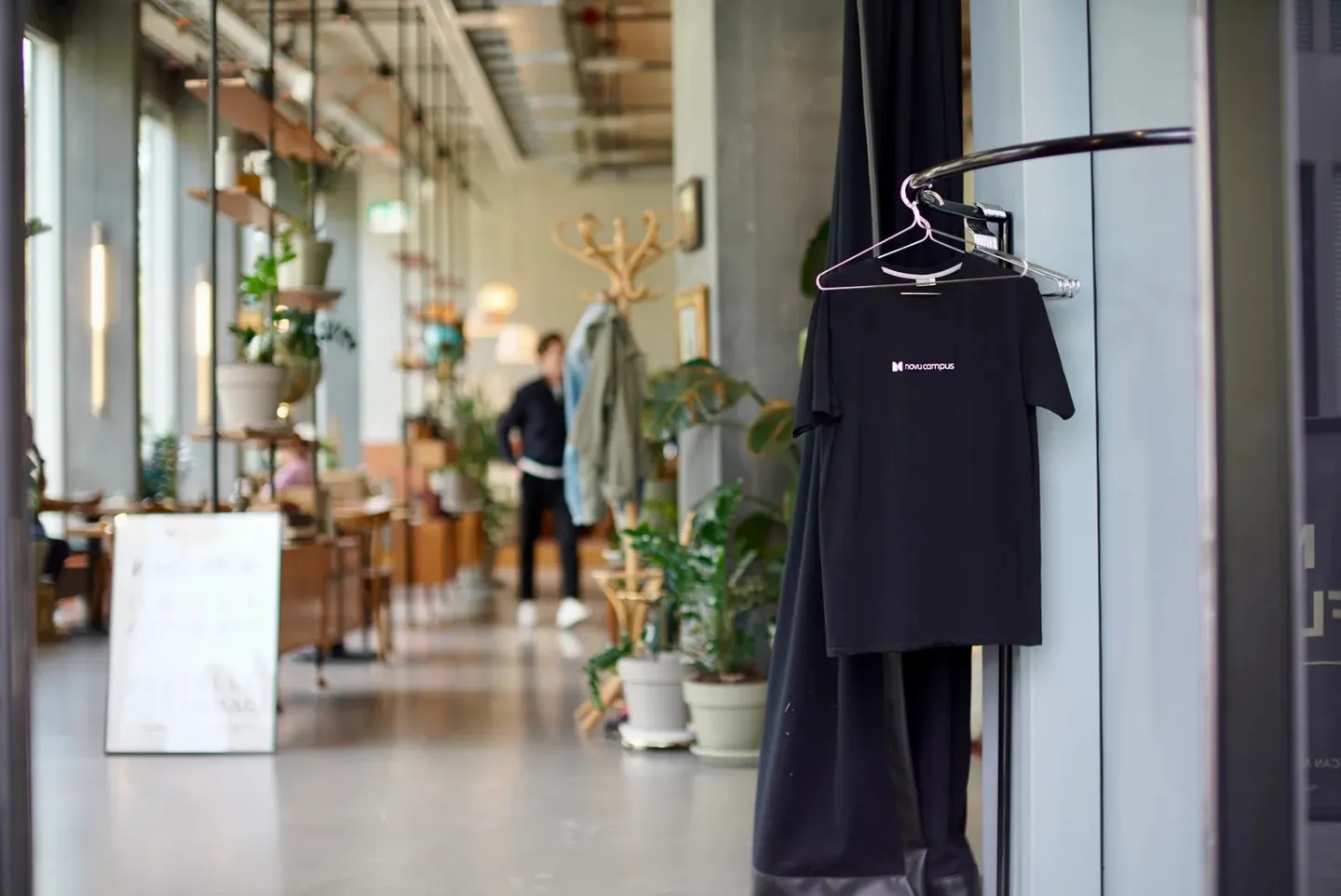 Commercial for rent, Anlieferung The Circle 60 (Kloten, Switzerland) - Foto 2 von 13