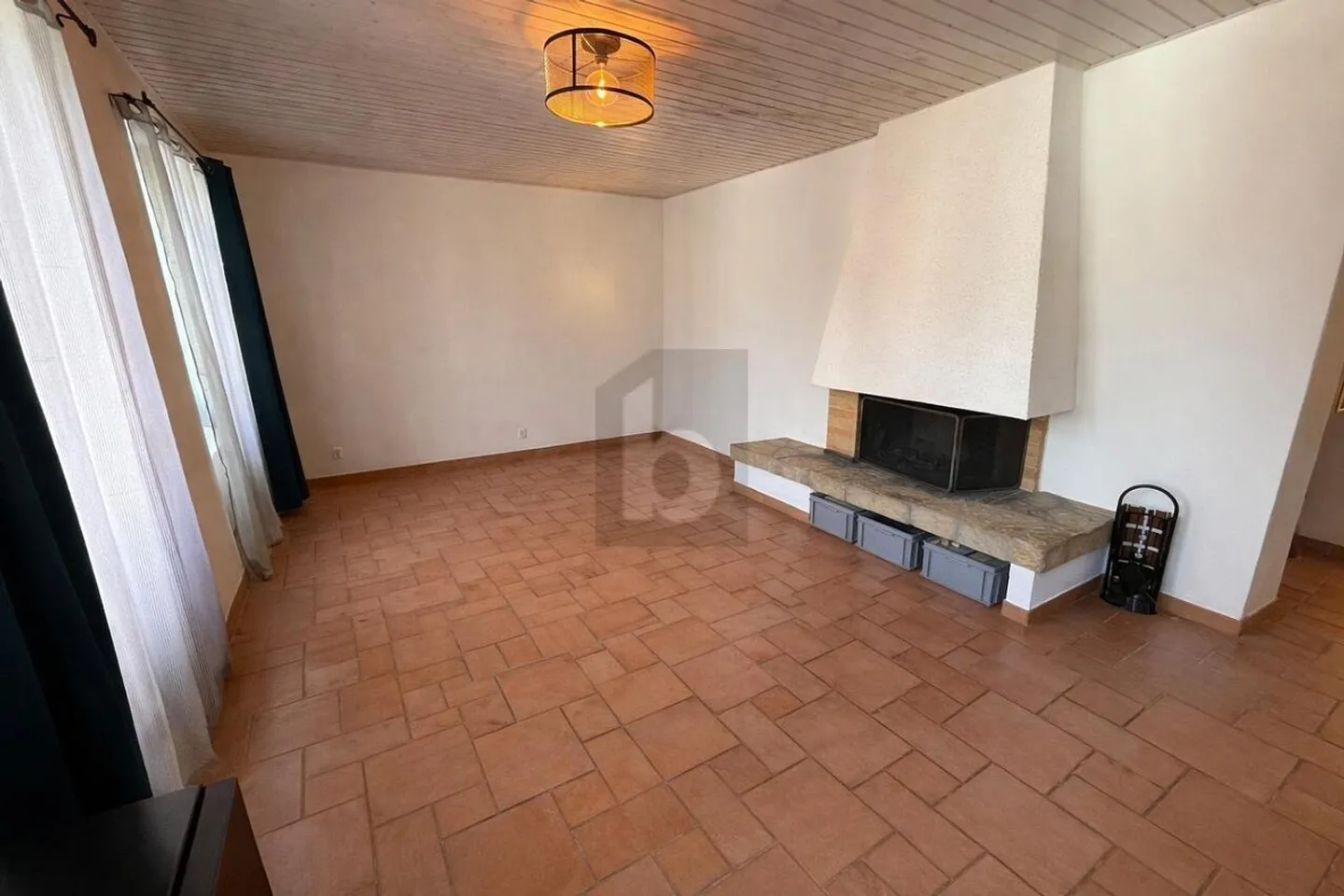 Charming 4.5 Room Apartment - Photo 3 of 6