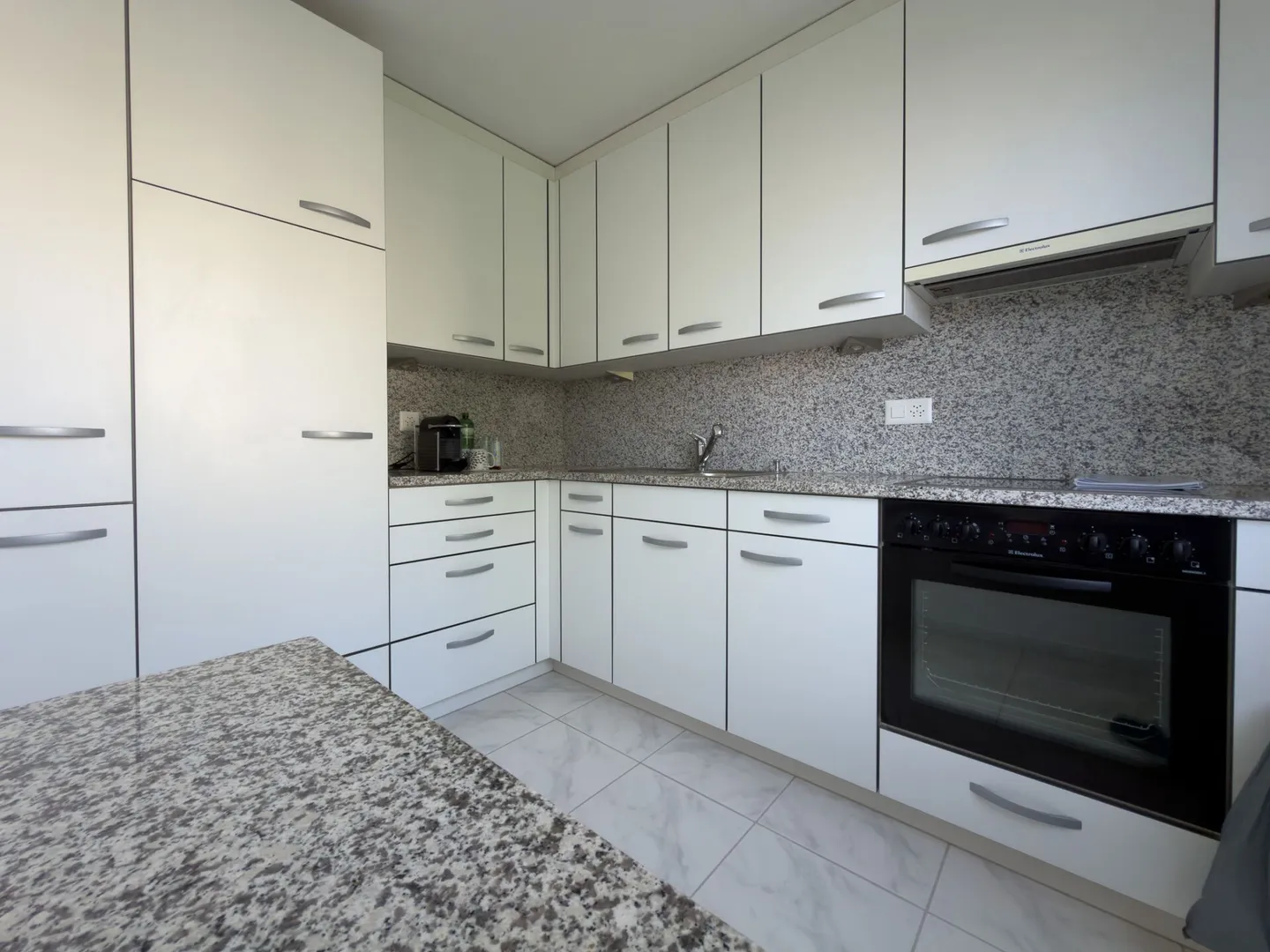 Sunny 3.5-room apartment with great potential in a quiet neighborhood of Zofingen - Photo 8 of 14