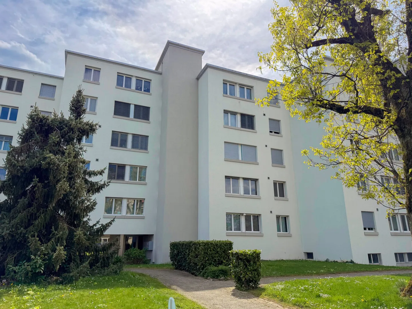 Sunny 3.5-room apartment with great potential in a quiet neighborhood of Zofingen - Photo 13 of 14