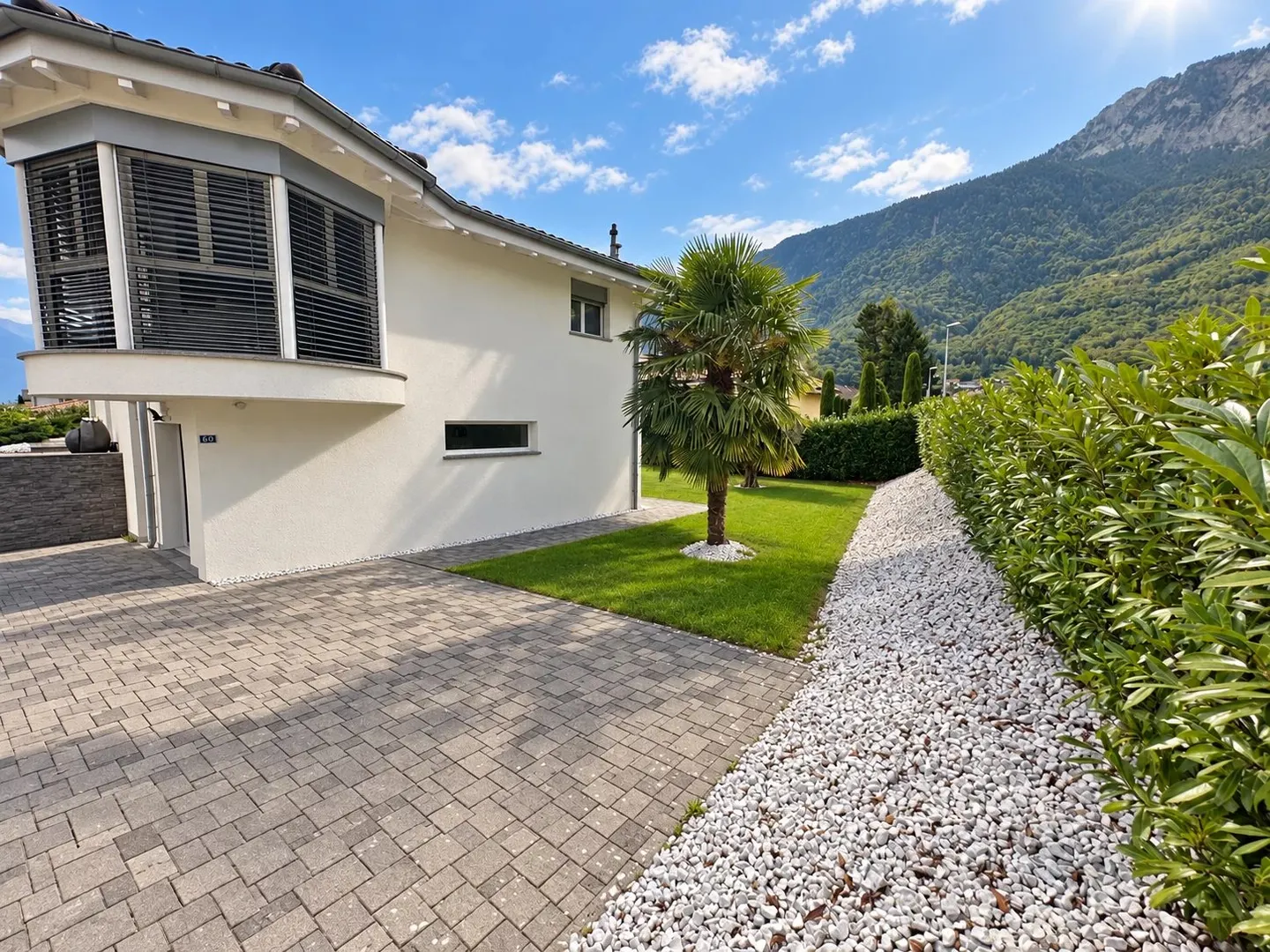 Renovierte Einzelvilla in Collombey-Muraz; Terrasse von über 100 m² und großer Garten - Foto 24 von 34