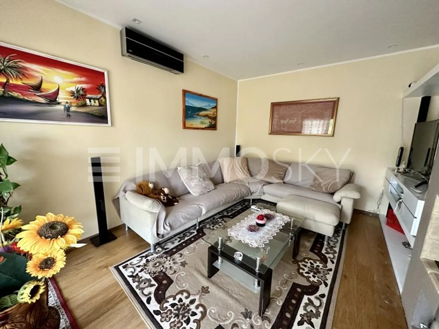 Single house for sale - Photo 1 of 6