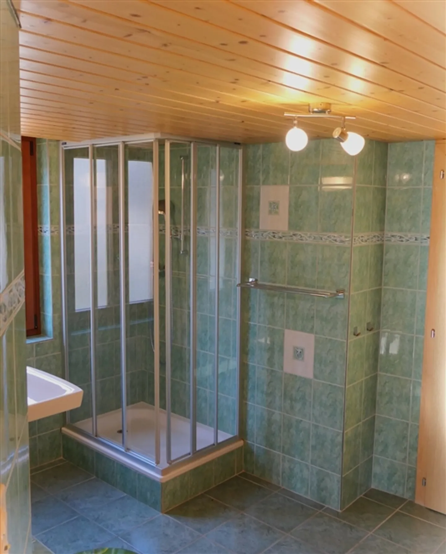 6.5 Room Maisonette Apartment in the Center of Couvet - Photo 4 of 6