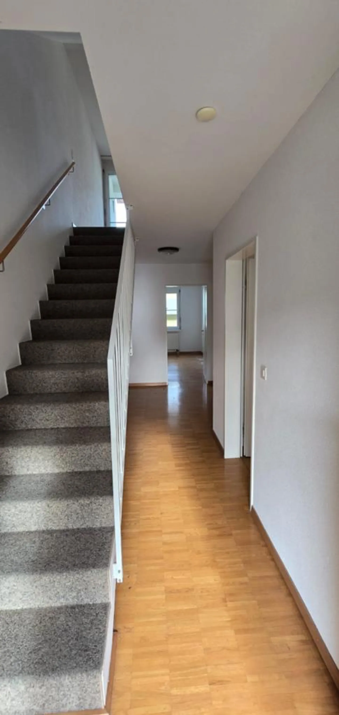 Appartement 5 1/2 pièces sur 3 étages cherche locataire ! - Photo 7 sur 11