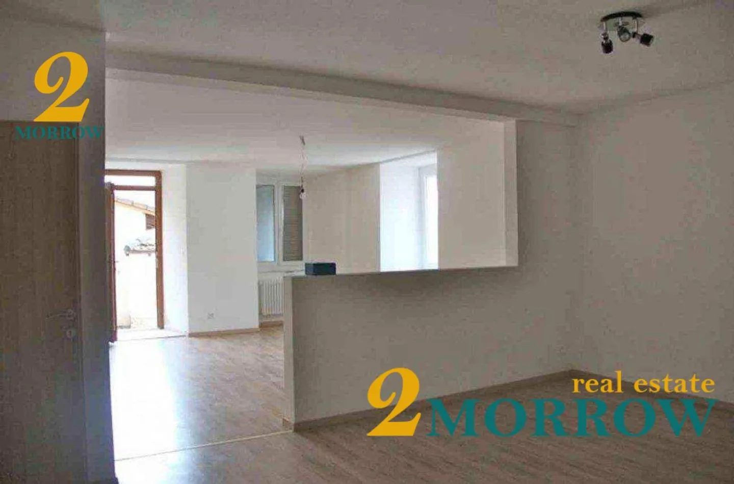 Edificio misto perfetto per investimento - Foto 7 di 13