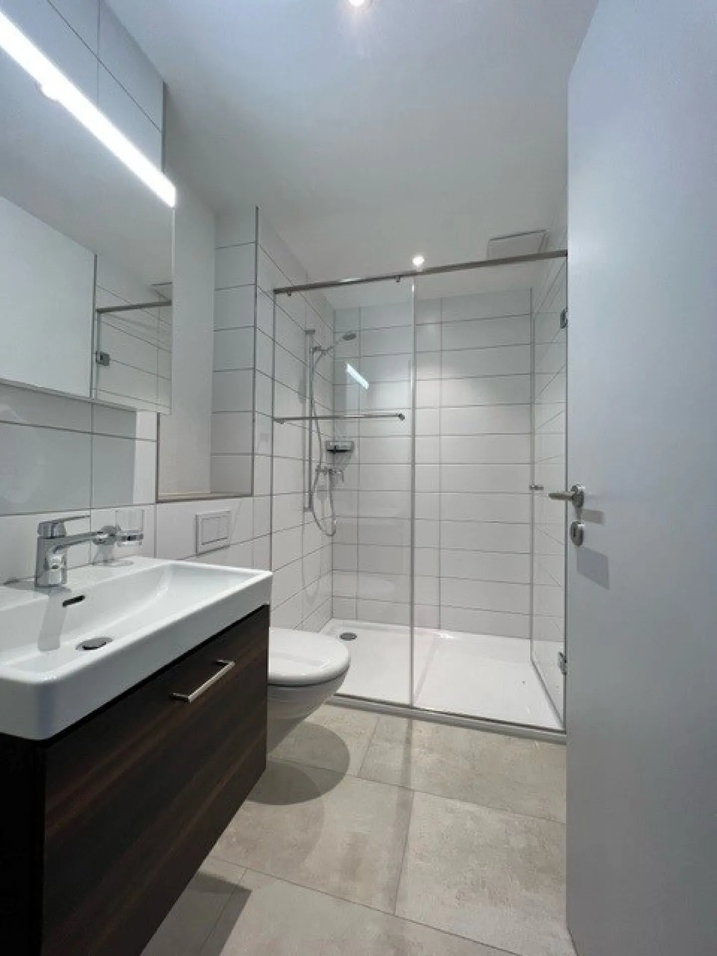 Moderne 1.5 Zimmerwohnung mit Balkon - Foto 3 von 6