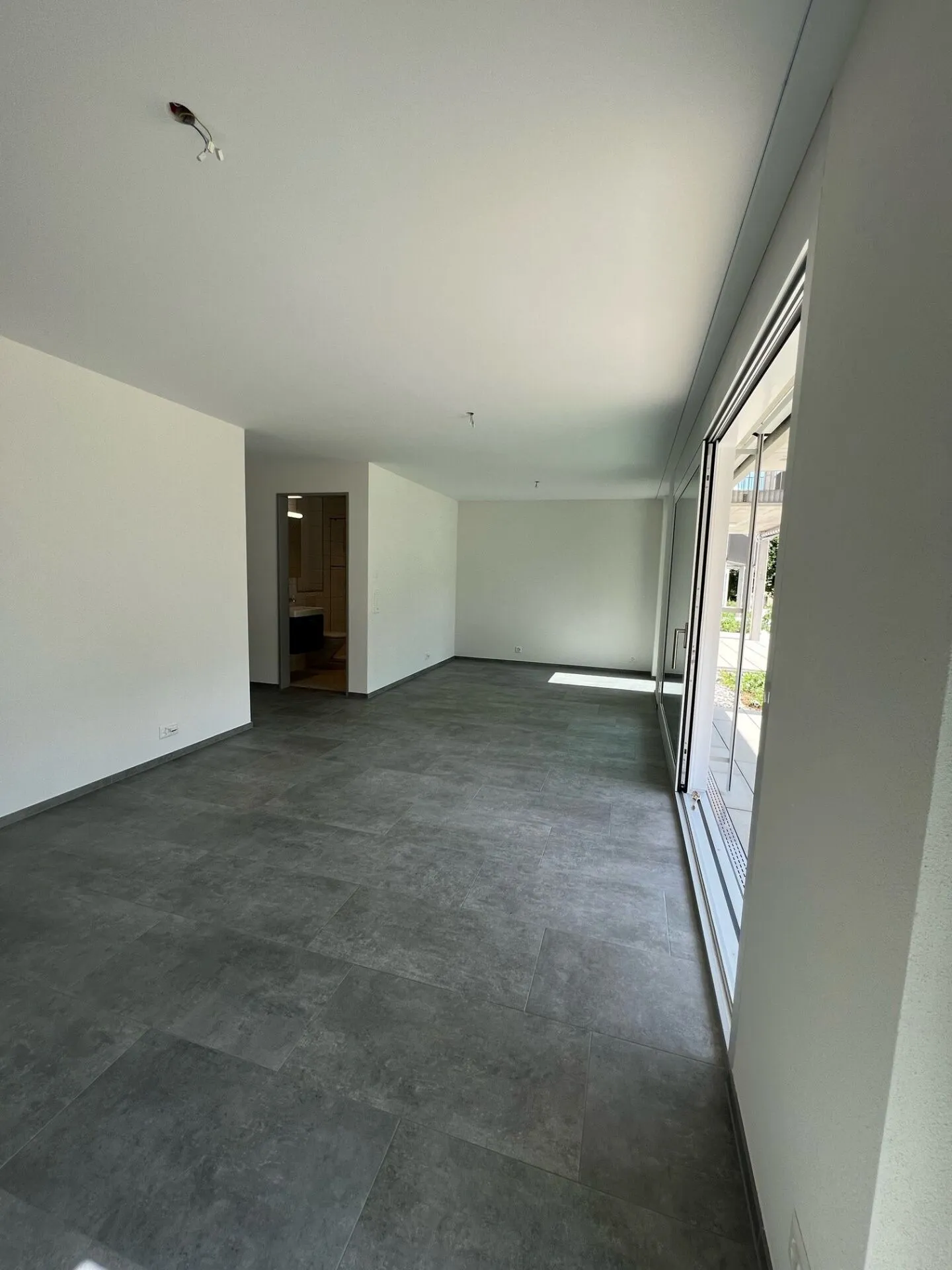 Moderne 1.5 Zimmerwohnung mit Balkon - Foto 6 von 6