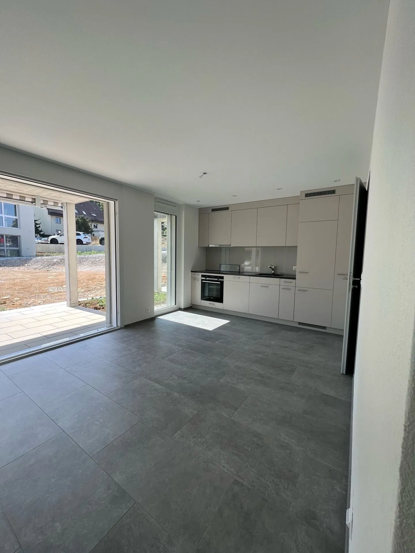 Moderne 1.5 Zimmerwohnung mit Balkon - Foto 4 von 6