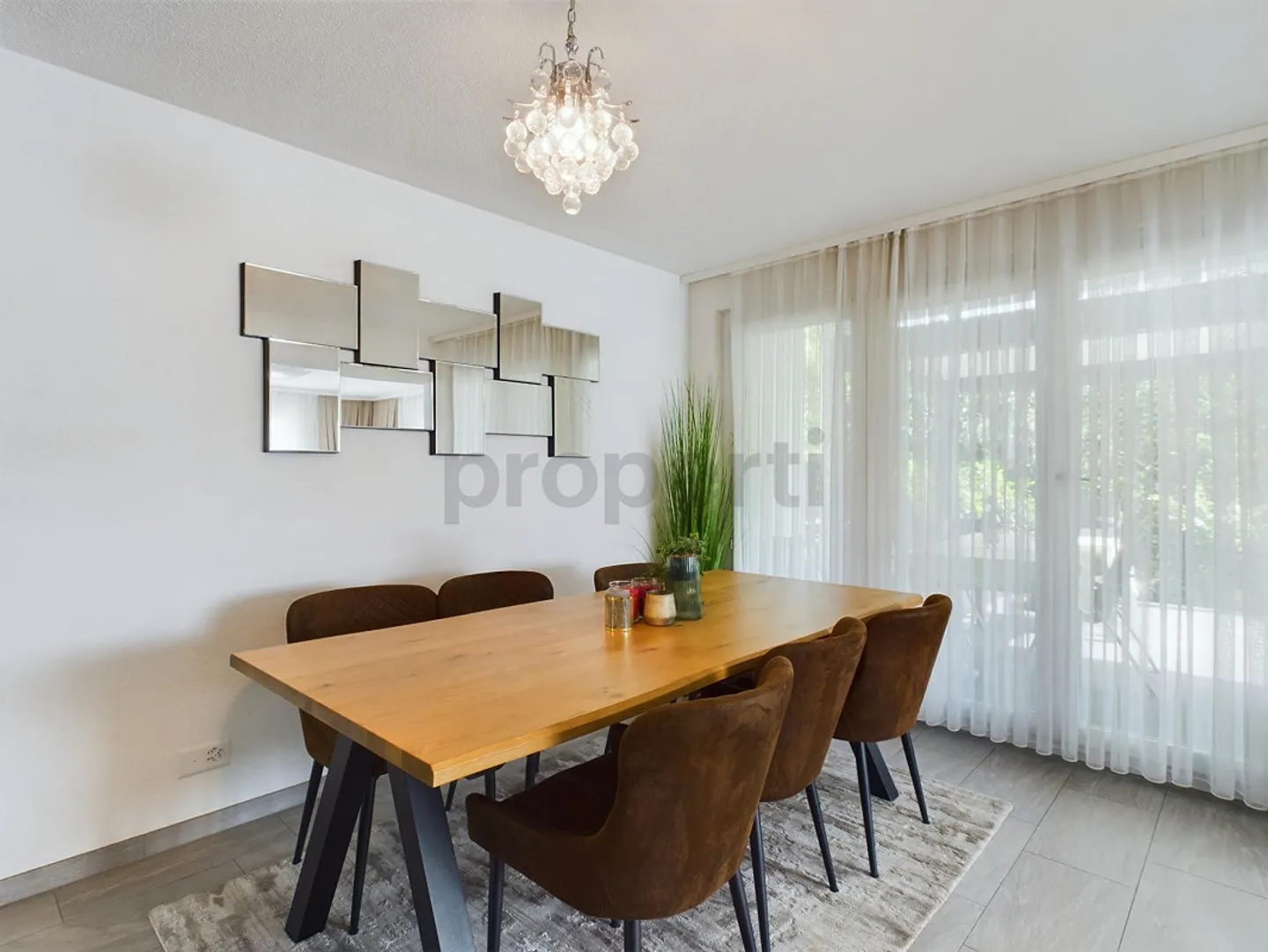 Casa unifamiliare di 5,5 stanze con potenziale in posizione centrale a Zofingen - Foto 4 di 16