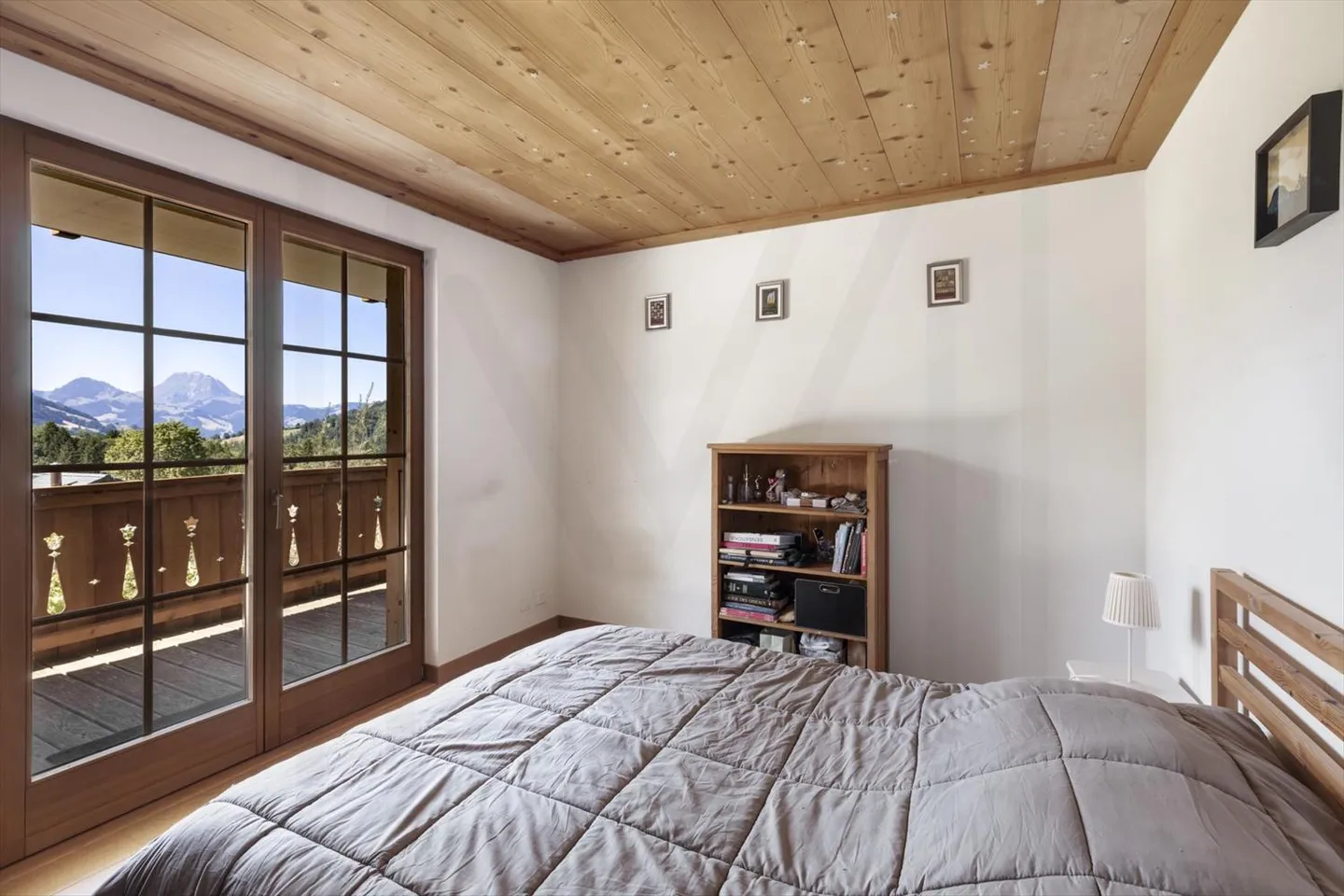 SPLENDIDO CHALET 5.5 STANZE CON POSIZIONE ECCEZIONALE! - Foto 8 di 13
