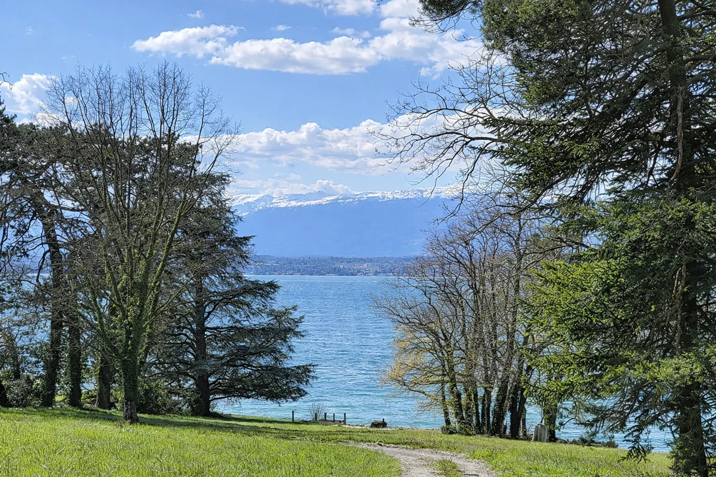 Villa familiare con studio a Hermance vicino al lago - Foto 1 di 15