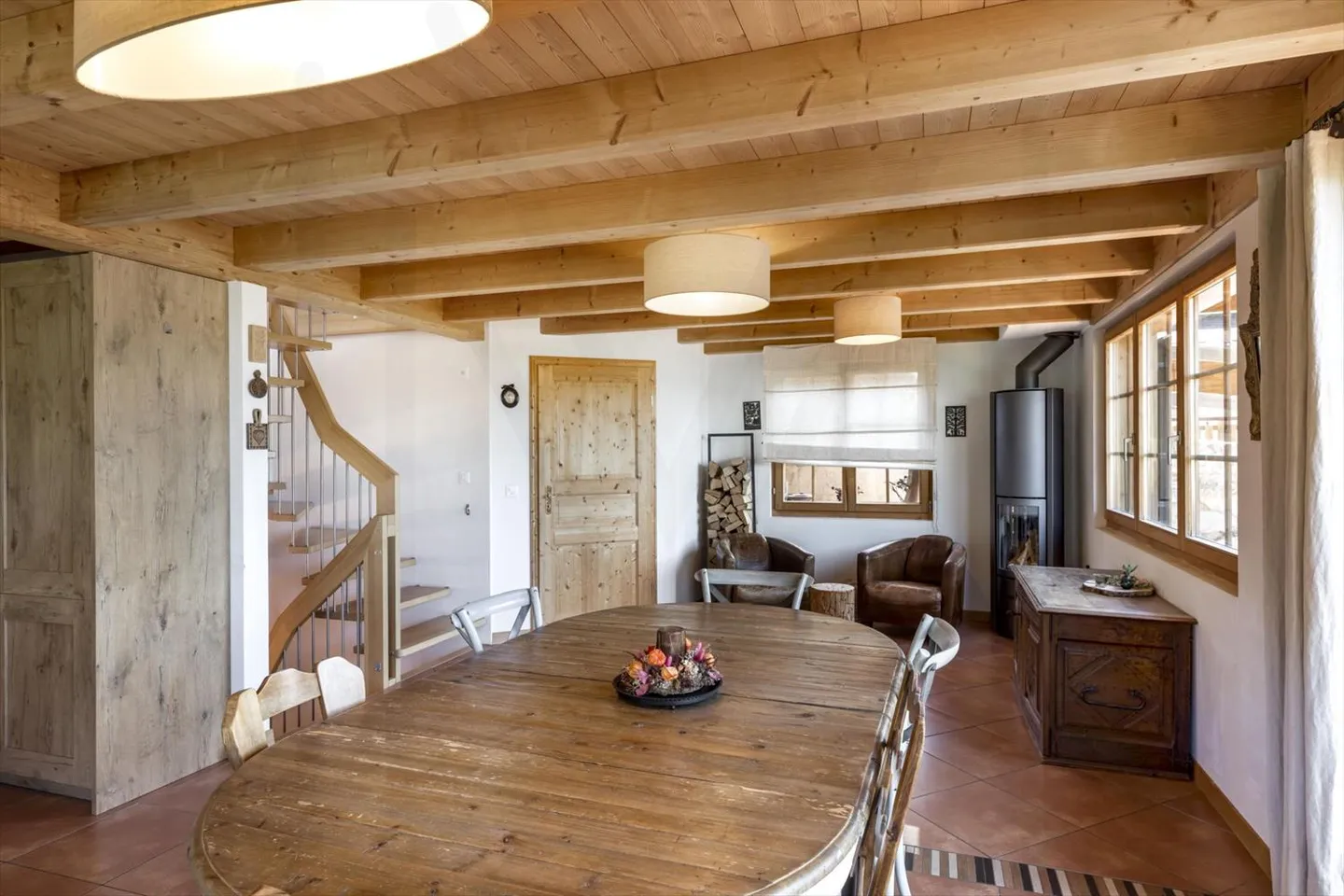 SPLENDIDO CHALET 5.5 STANZE CON POSIZIONE ECCEZIONALE! - Foto 9 di 13